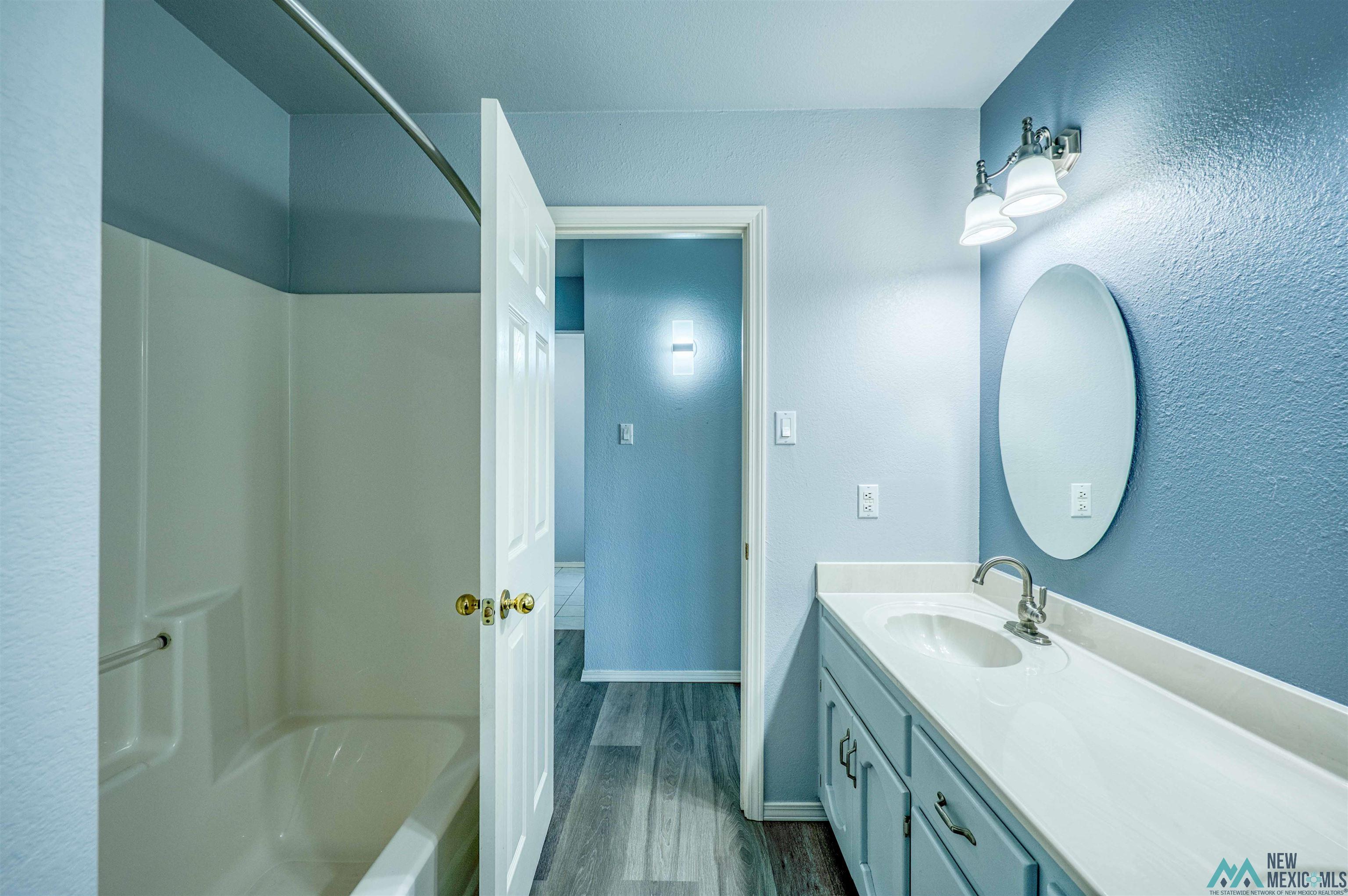 Roswell, New Mexico 88201, United States, 4 Bedrooms Bedrooms, ,2 BathroomsBathrooms,Residential,Active,192157