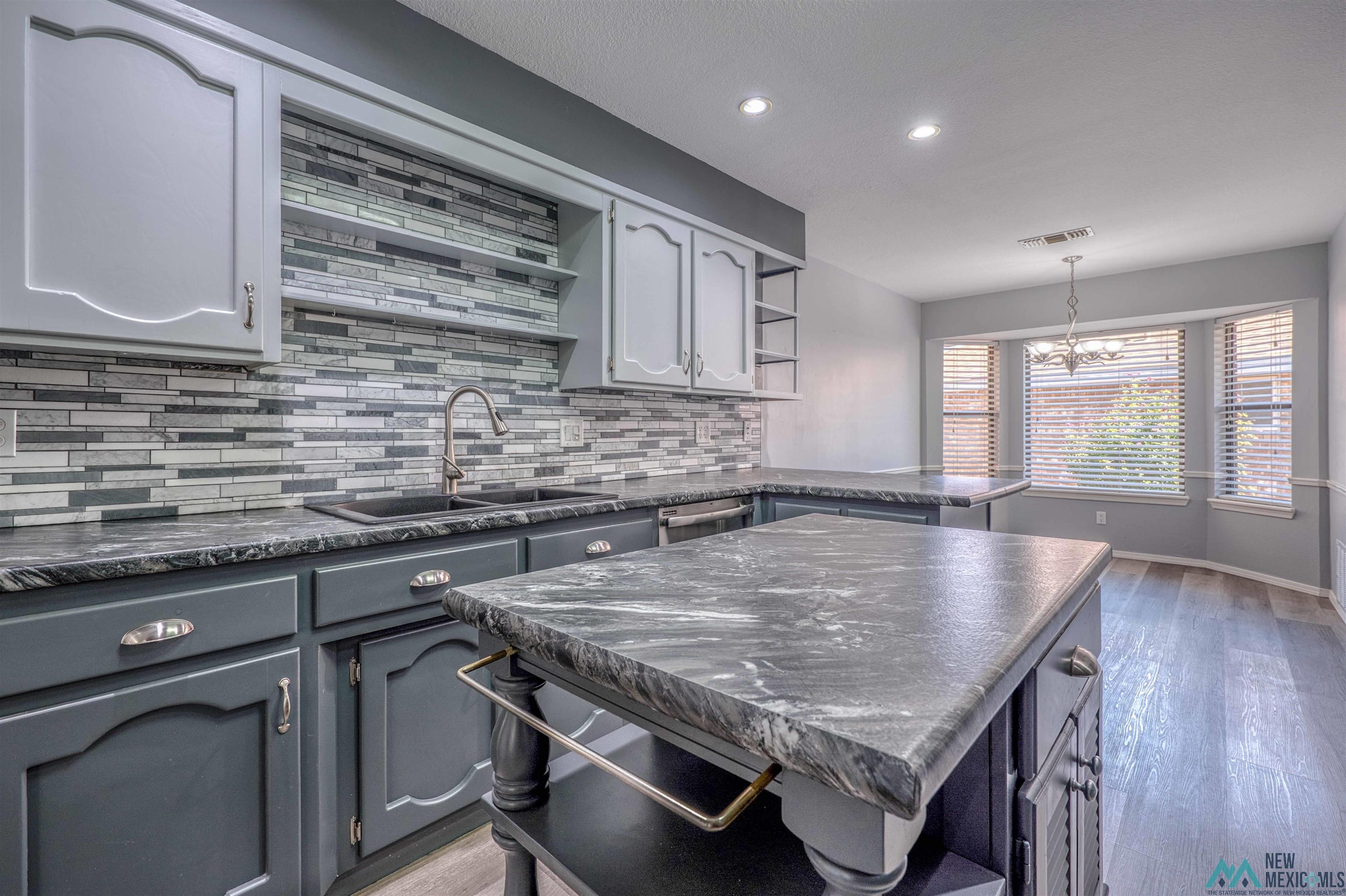 Roswell, New Mexico 88201, United States, 4 Bedrooms Bedrooms, ,2 BathroomsBathrooms,Residential,Active,192157