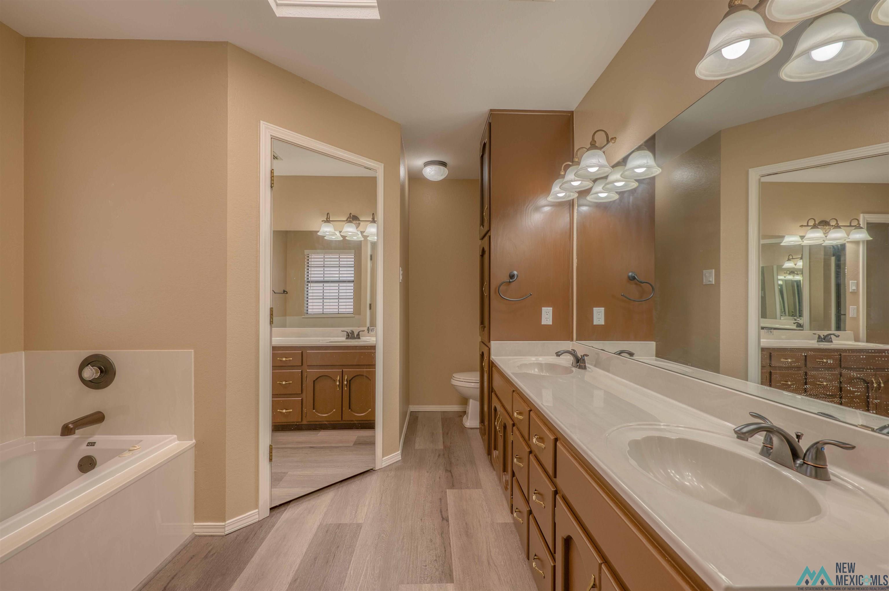 Roswell, New Mexico 88201, United States, 4 Bedrooms Bedrooms, ,2 BathroomsBathrooms,Residential,Active,192157