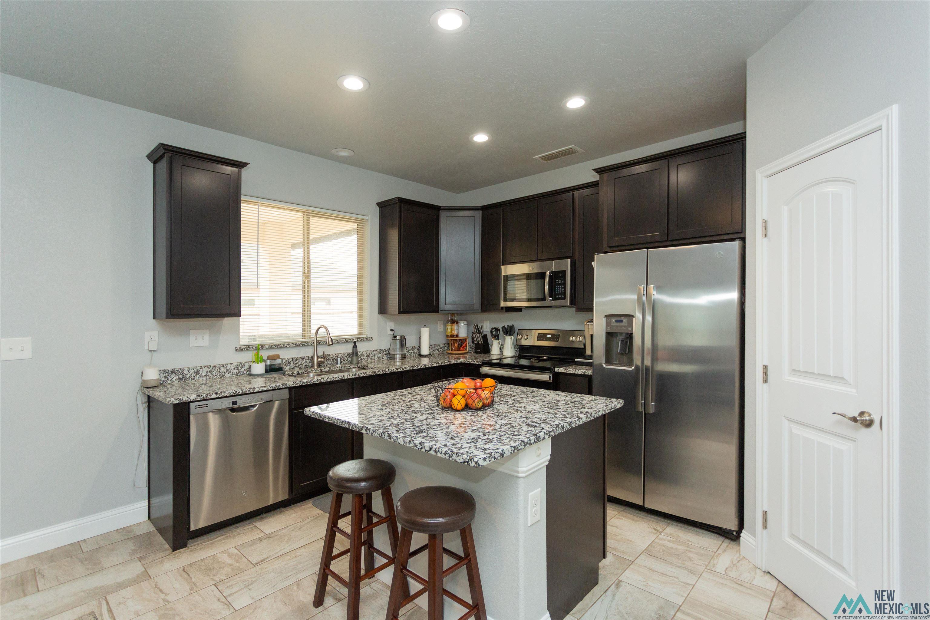 38 Ironwood Place, Roswell, Texas image 11