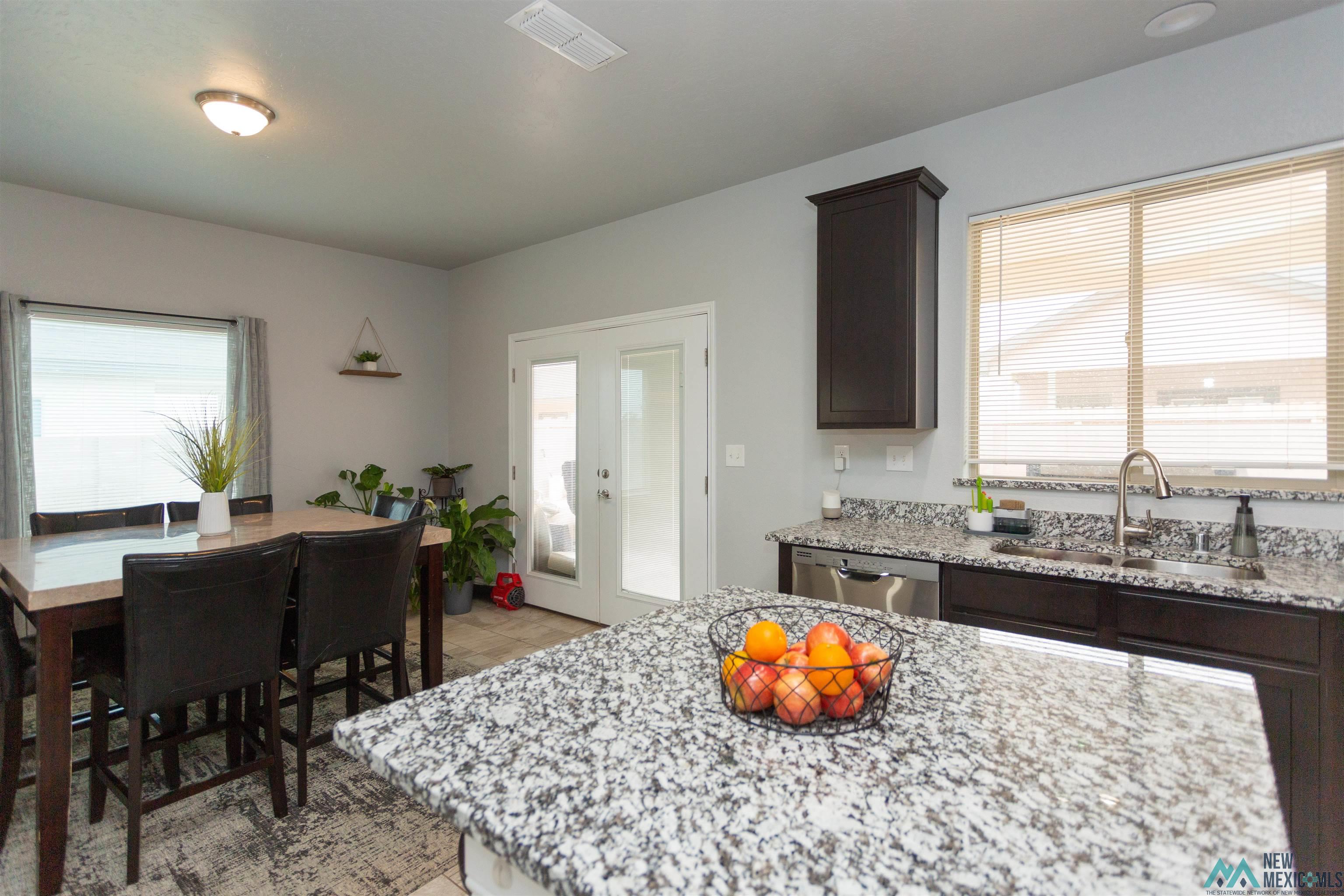 38 Ironwood Place, Roswell, Texas image 10