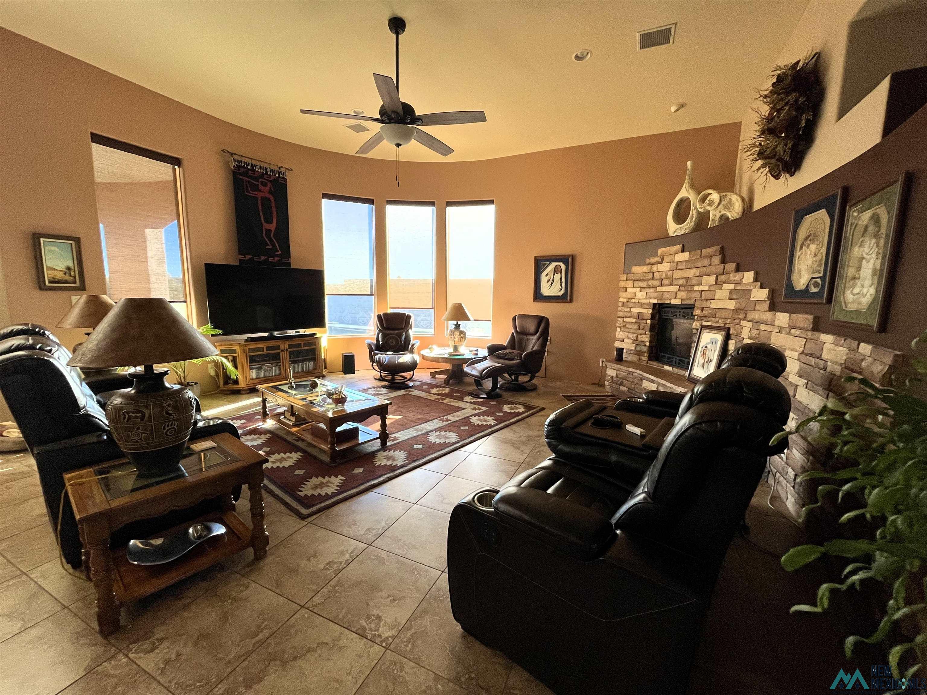 125 N Mesa Grande Drive, Elephant Butte, Texas image 3