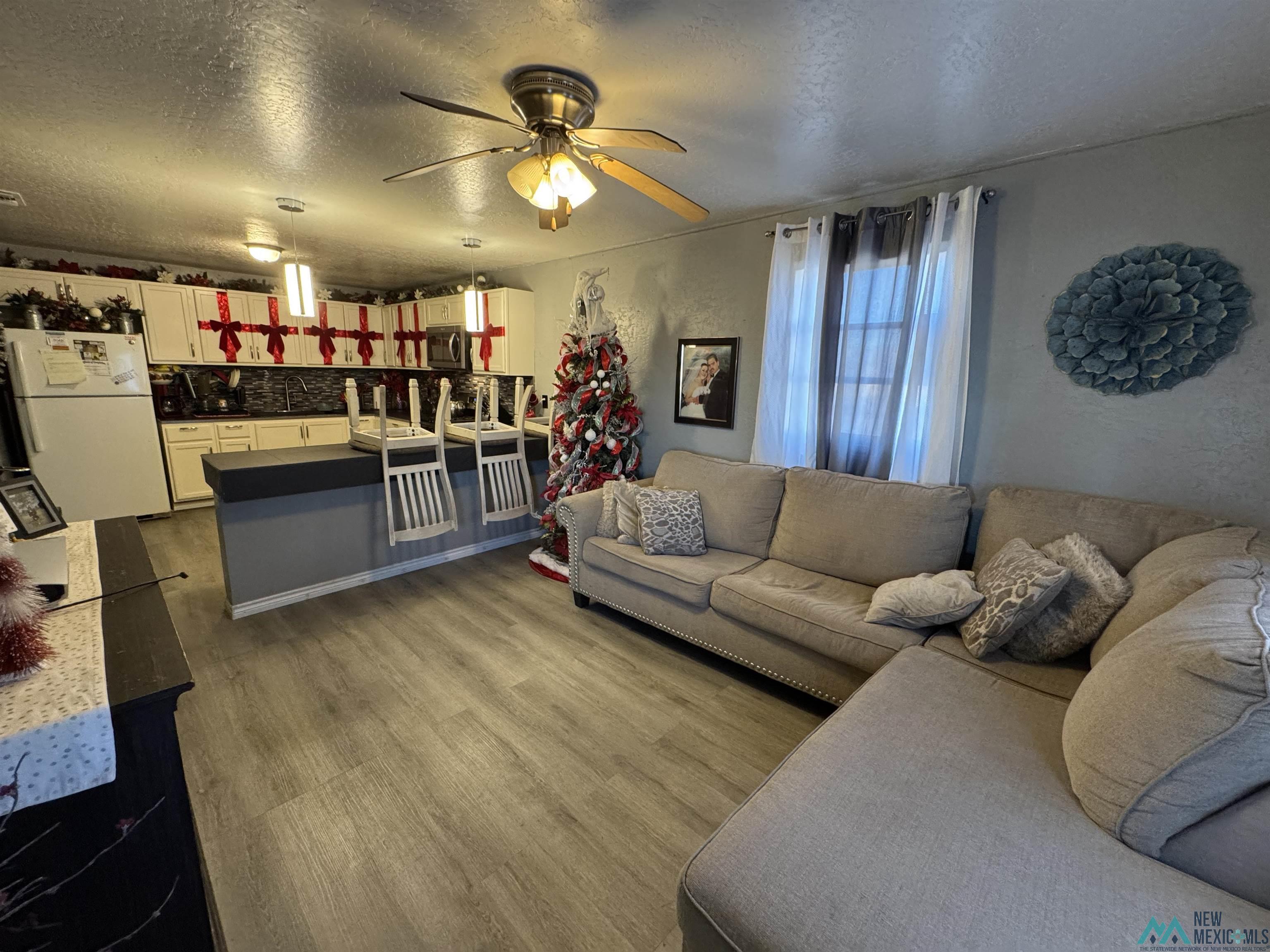 1213 S Perry Drive, Hobbs, Texas image 2