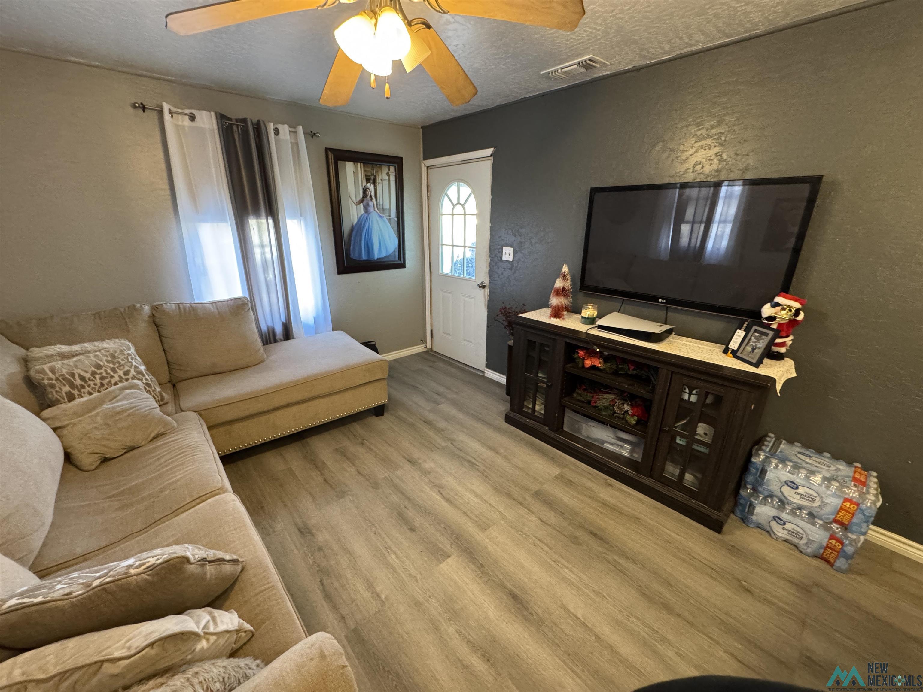 1213 S Perry Drive, Hobbs, Texas image 3