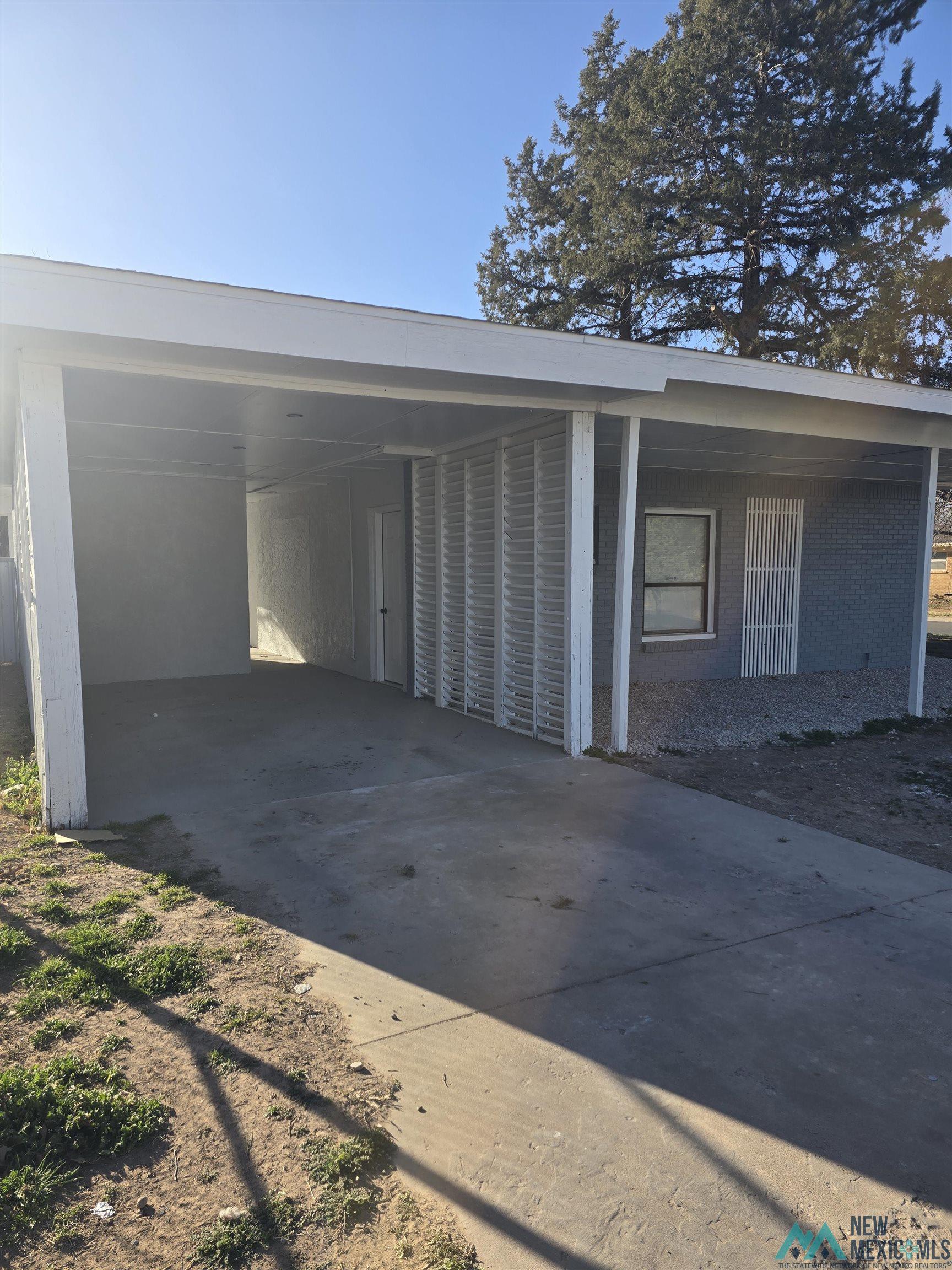 300 W Buena Street, Roswell, New Mexico image 2