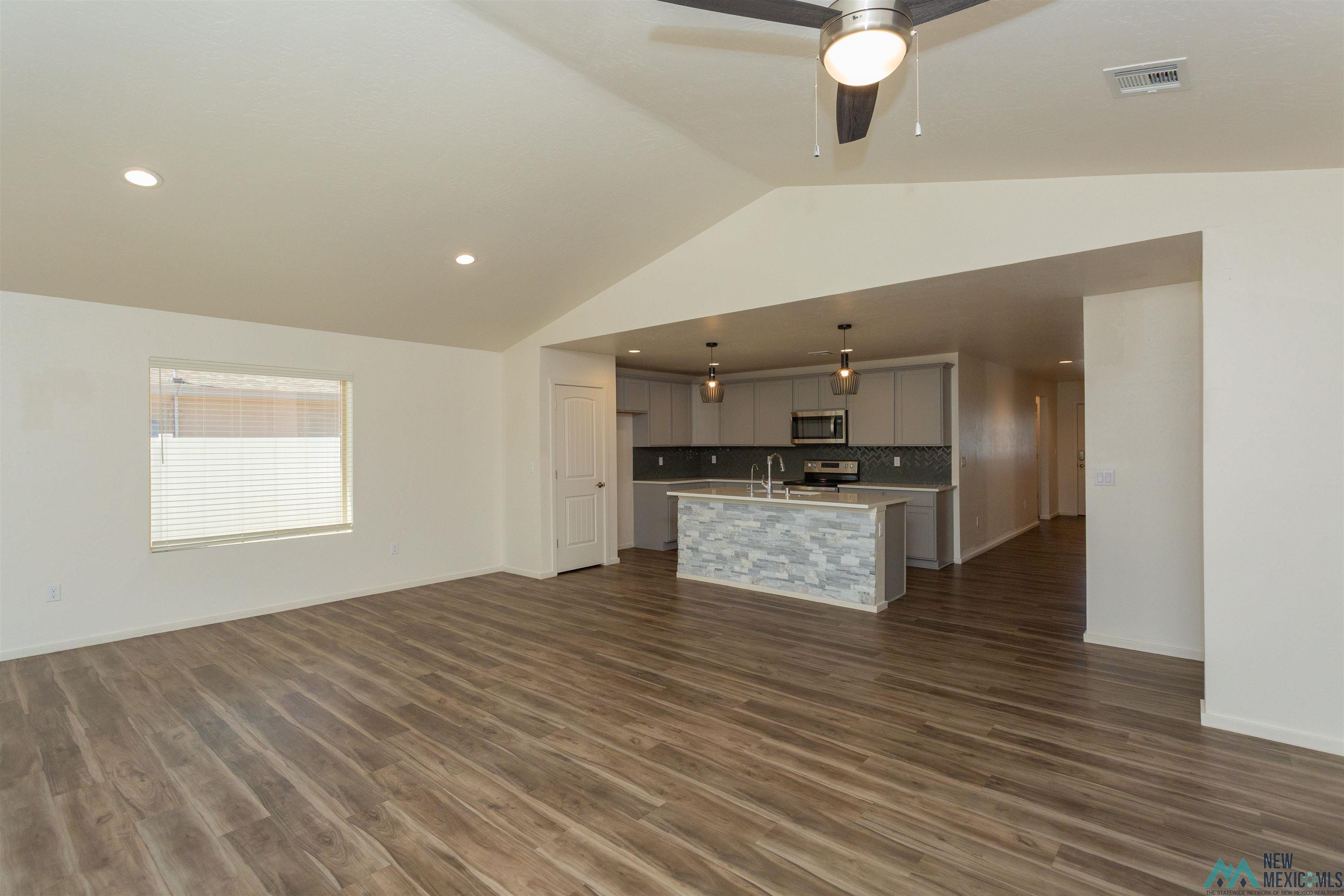 Artesia, New Mexico 88210, United States, 3 Bedrooms Bedrooms, ,2 BathroomsBathrooms,Residential,Active,222880