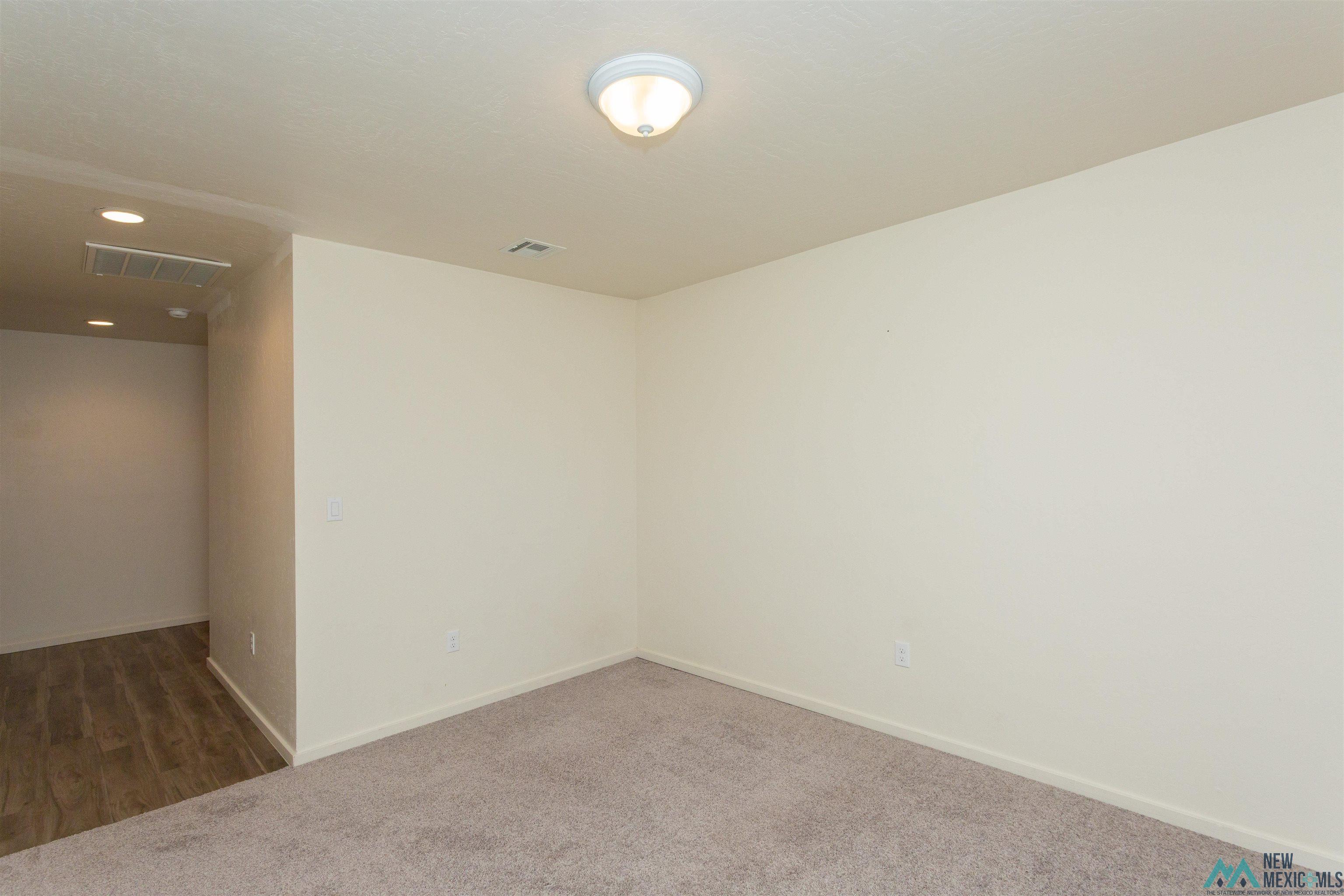 Artesia, New Mexico 88210, United States, 3 Bedrooms Bedrooms, ,2 BathroomsBathrooms,Residential,Active,222880