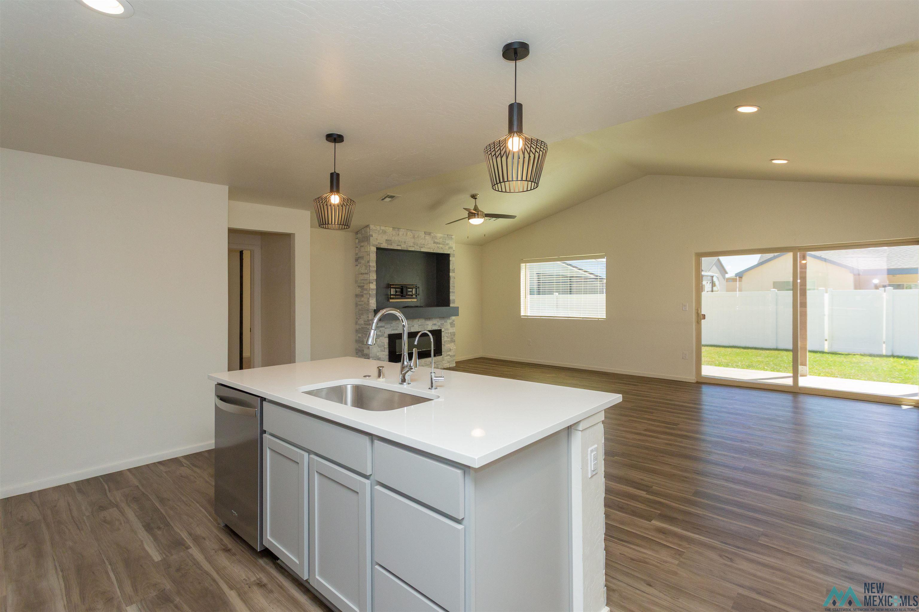 Artesia, New Mexico 88210, United States, 3 Bedrooms Bedrooms, ,2 BathroomsBathrooms,Residential,Active,222880