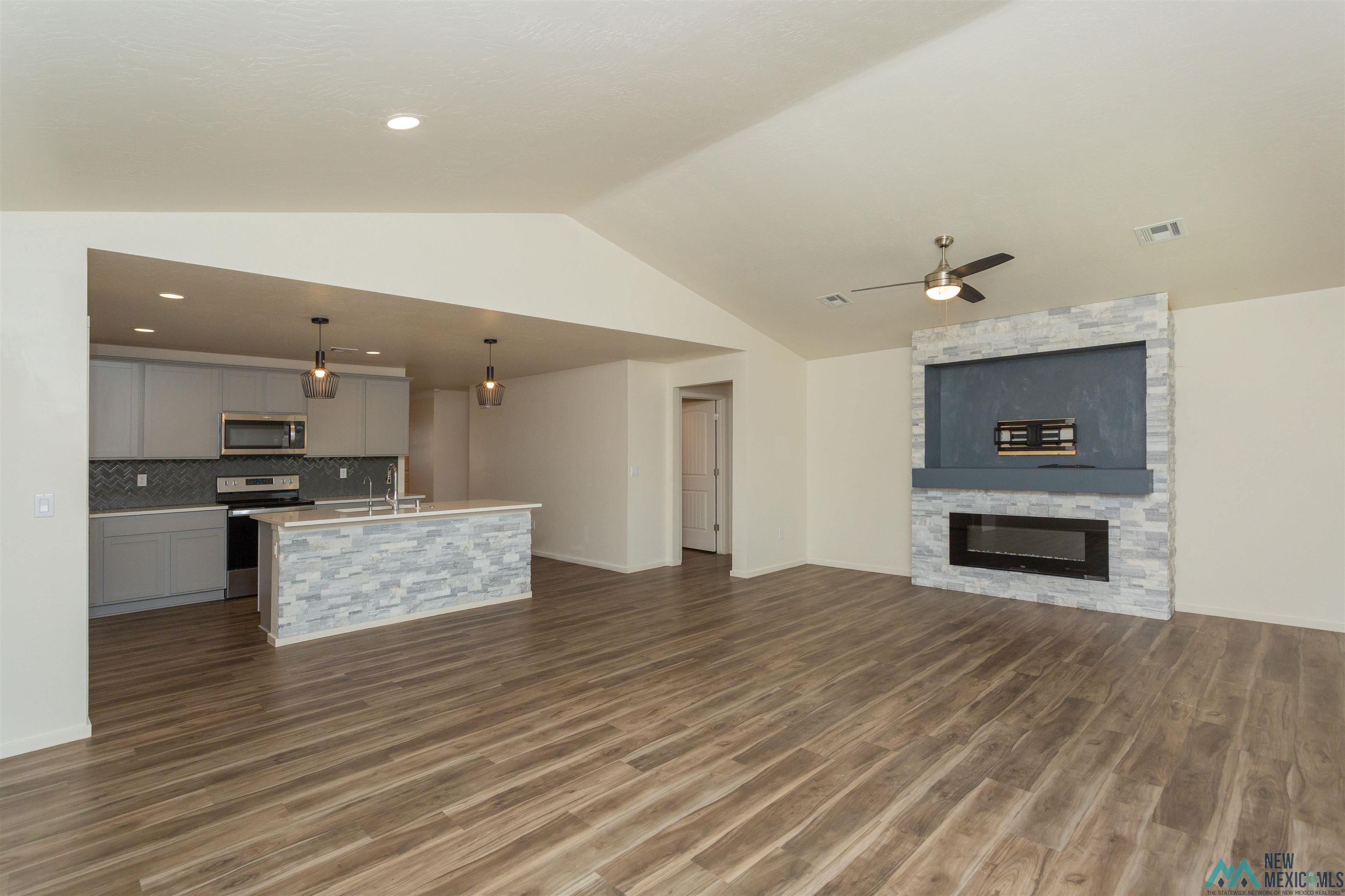 Artesia, New Mexico 88210, United States, 3 Bedrooms Bedrooms, ,2 BathroomsBathrooms,Residential,Active,222880