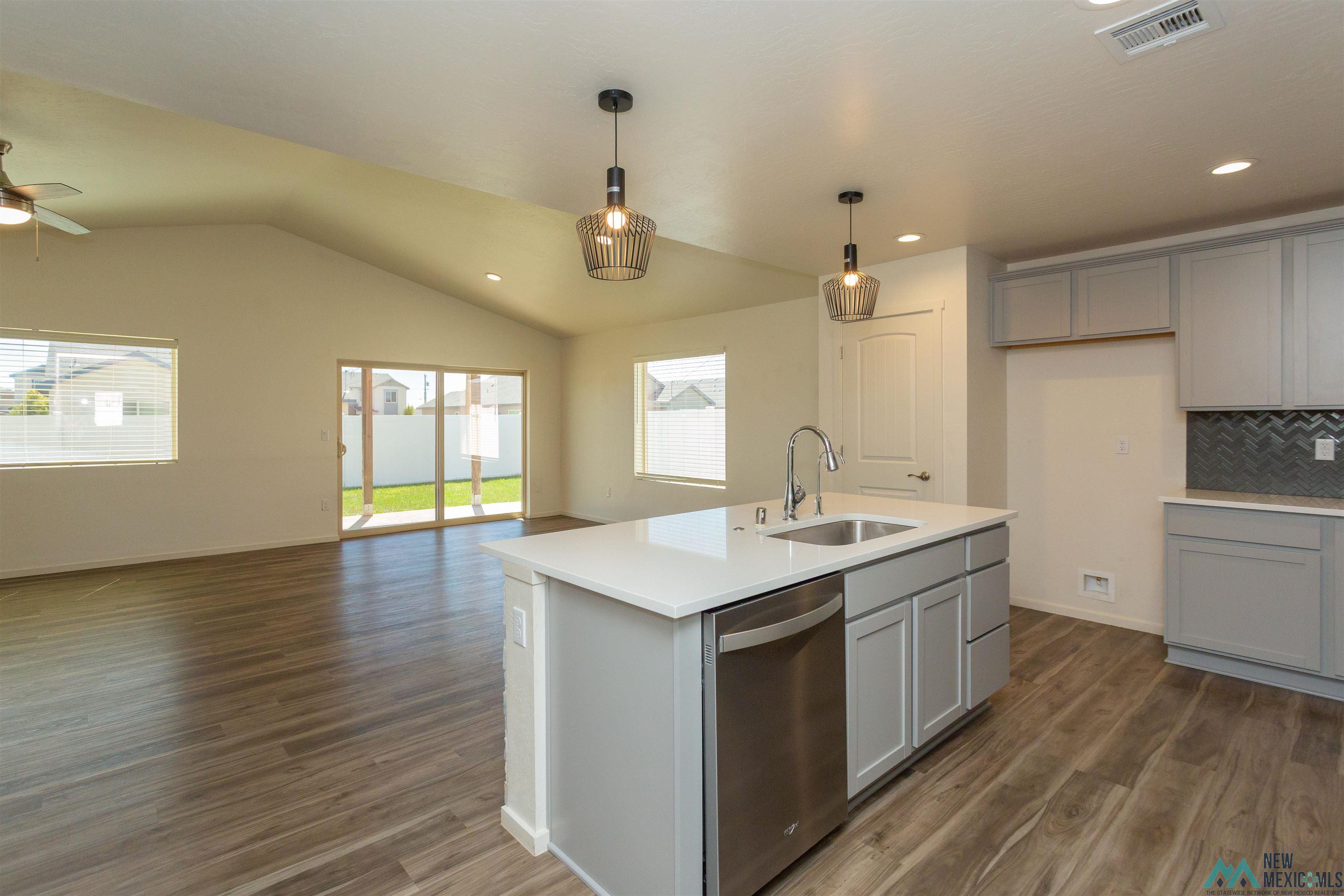 Artesia, New Mexico 88210, United States, 3 Bedrooms Bedrooms, ,2 BathroomsBathrooms,Residential,Active,222880