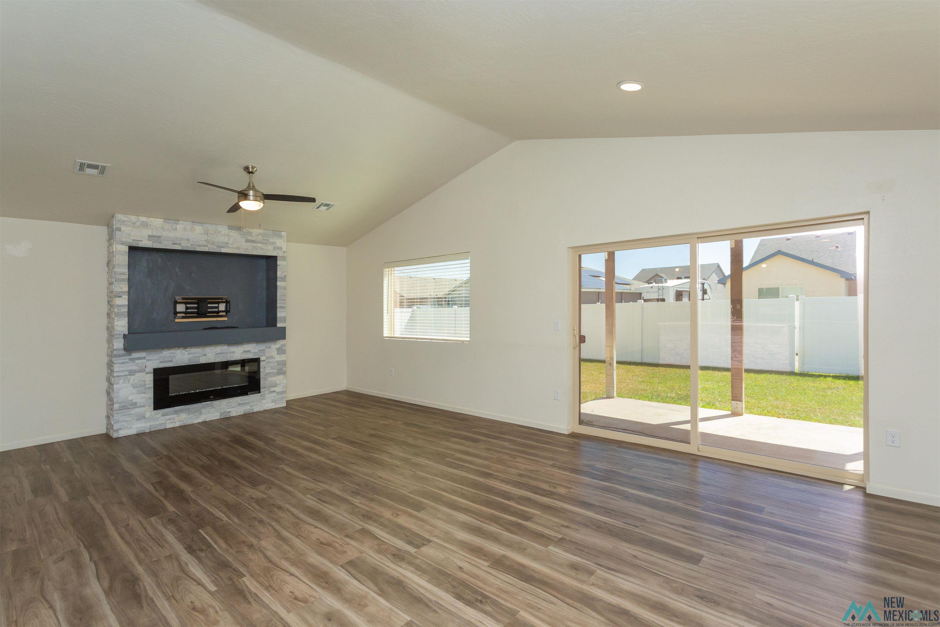 Artesia, New Mexico 88210, United States, 3 Bedrooms Bedrooms, ,2 BathroomsBathrooms,Residential,Active,222880