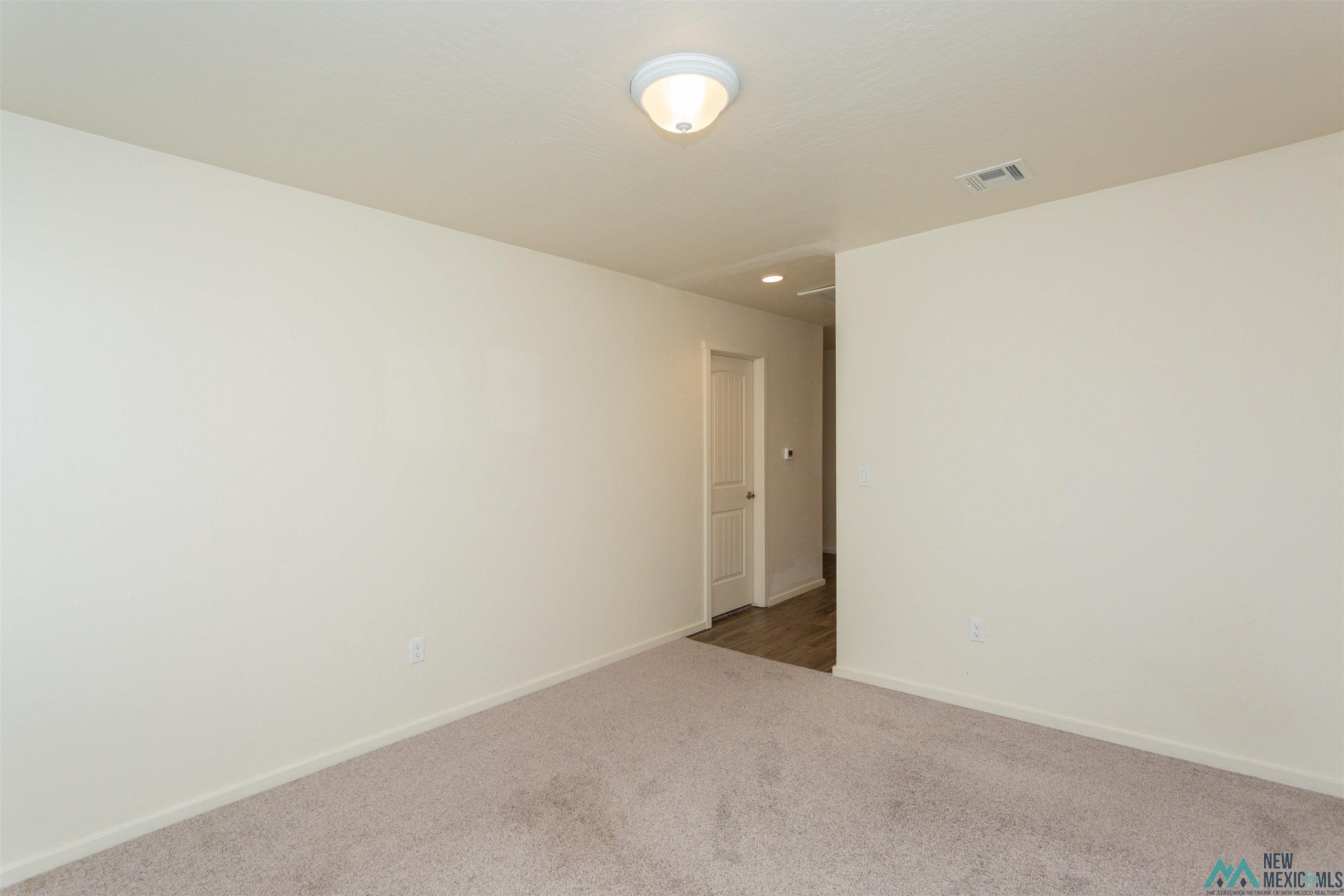 Artesia, New Mexico 88210, United States, 3 Bedrooms Bedrooms, ,2 BathroomsBathrooms,Residential,Active,222880