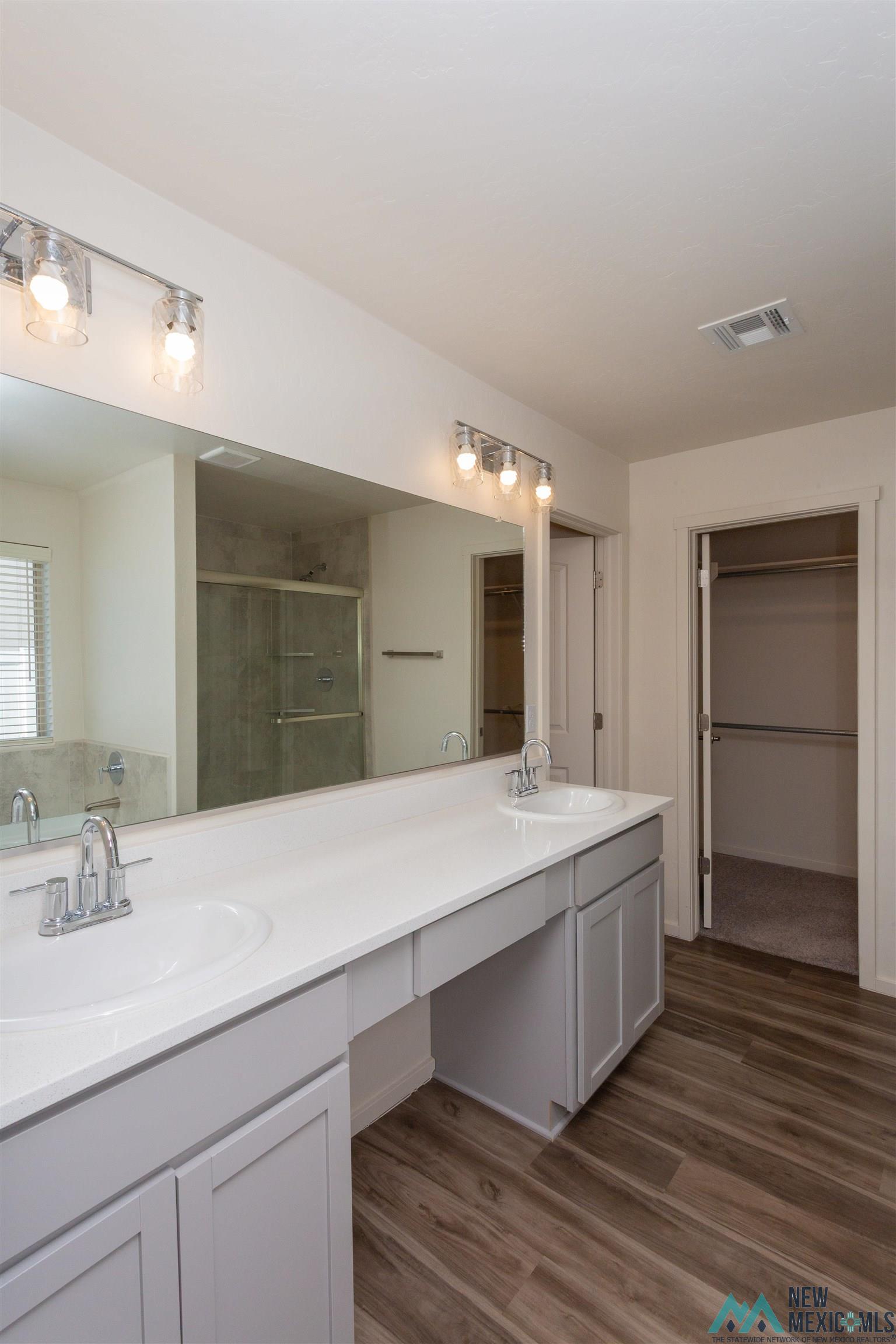 Artesia, New Mexico 88210, United States, 3 Bedrooms Bedrooms, ,2 BathroomsBathrooms,Residential,Active,222880