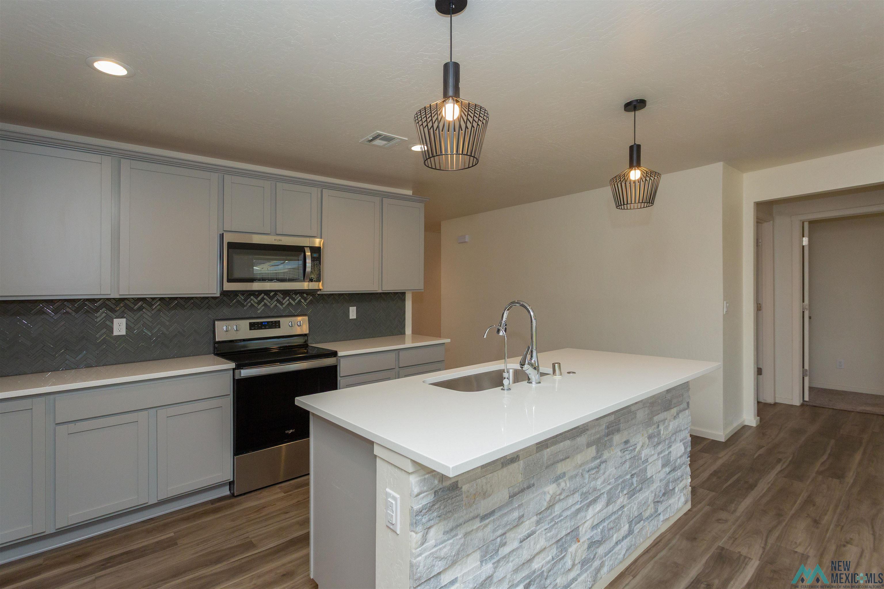 Artesia, New Mexico 88210, United States, 3 Bedrooms Bedrooms, ,2 BathroomsBathrooms,Residential,Active,222880