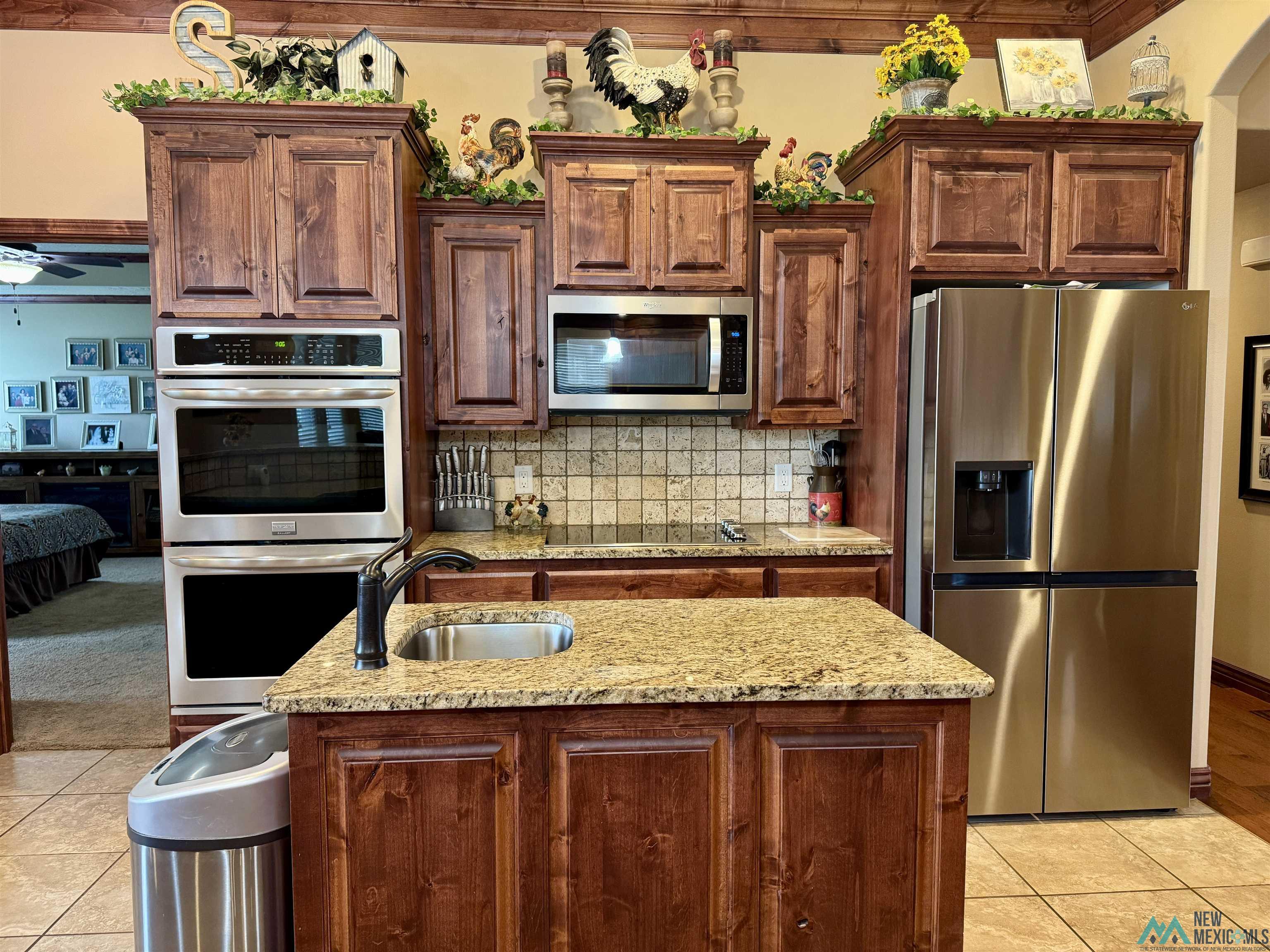 704 Providence Circle, Clovis, Texas image 13