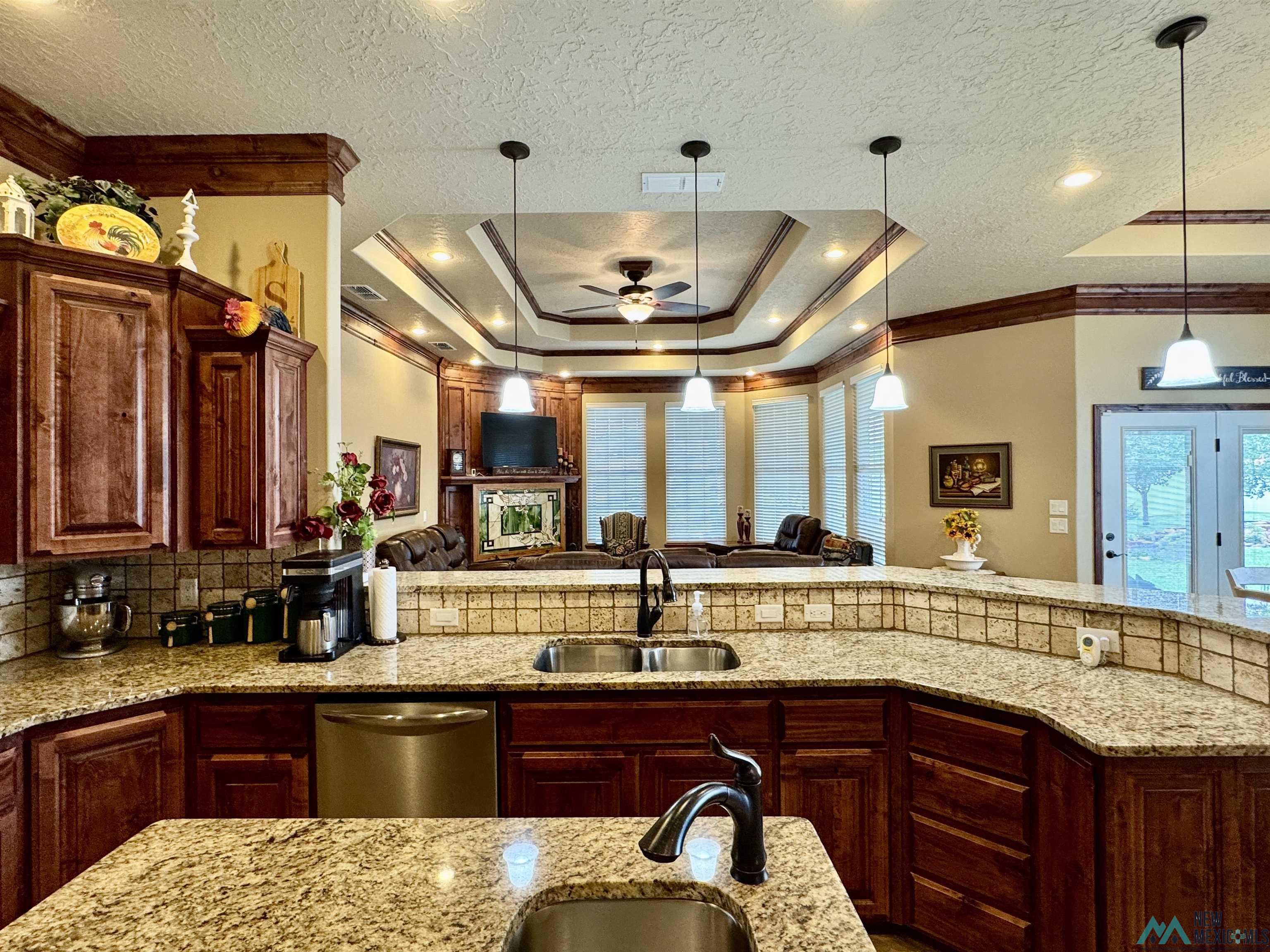 704 Providence Circle, Clovis, Texas image 7
