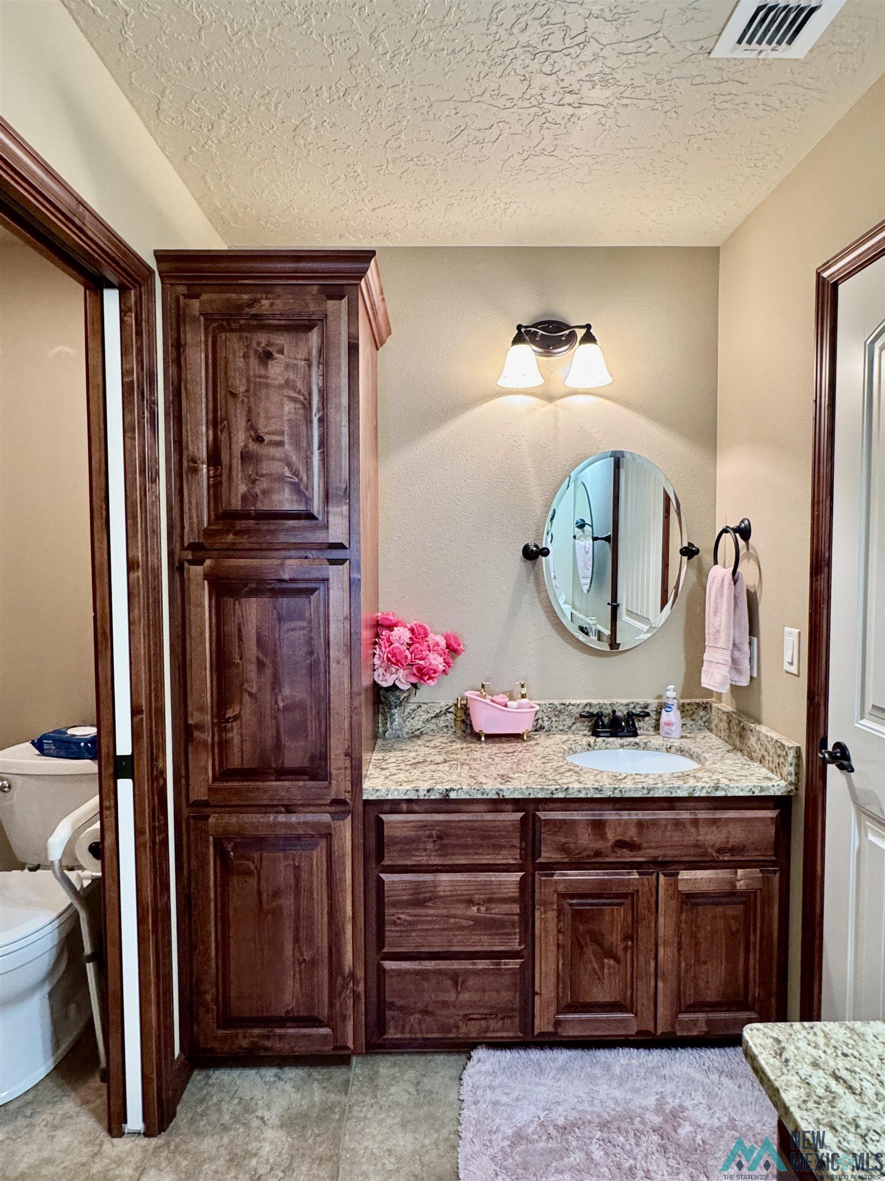 704 Providence Circle, Clovis, Texas image 28