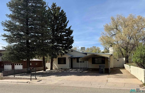 Homes For Sale - 868 Highland Drive<br/> Las Vegas, NM 87701