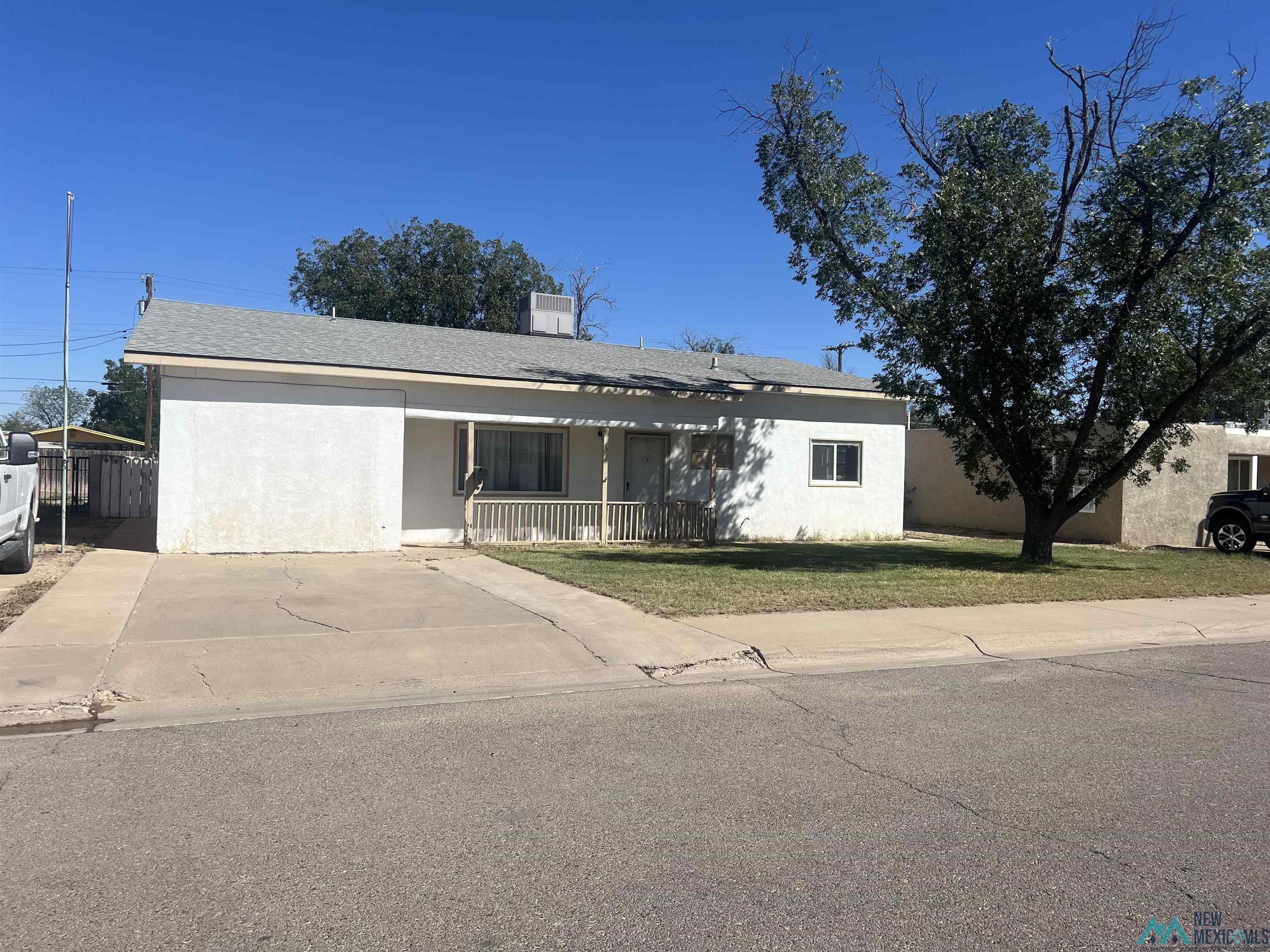 1104 W Runyan Avenue, Artesia, Texas image 1