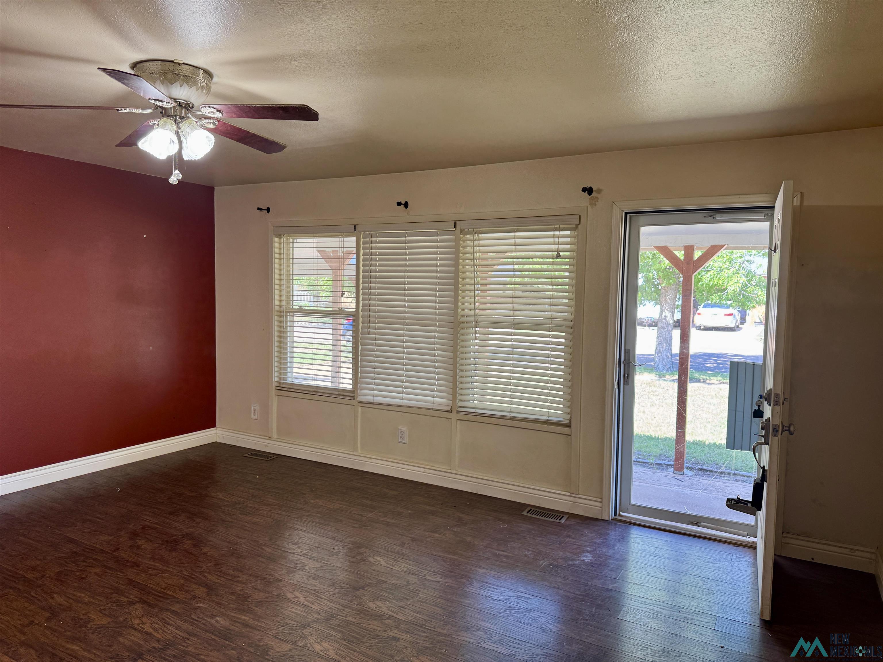 1529 Brentwood Drive, Clovis, Texas image 3