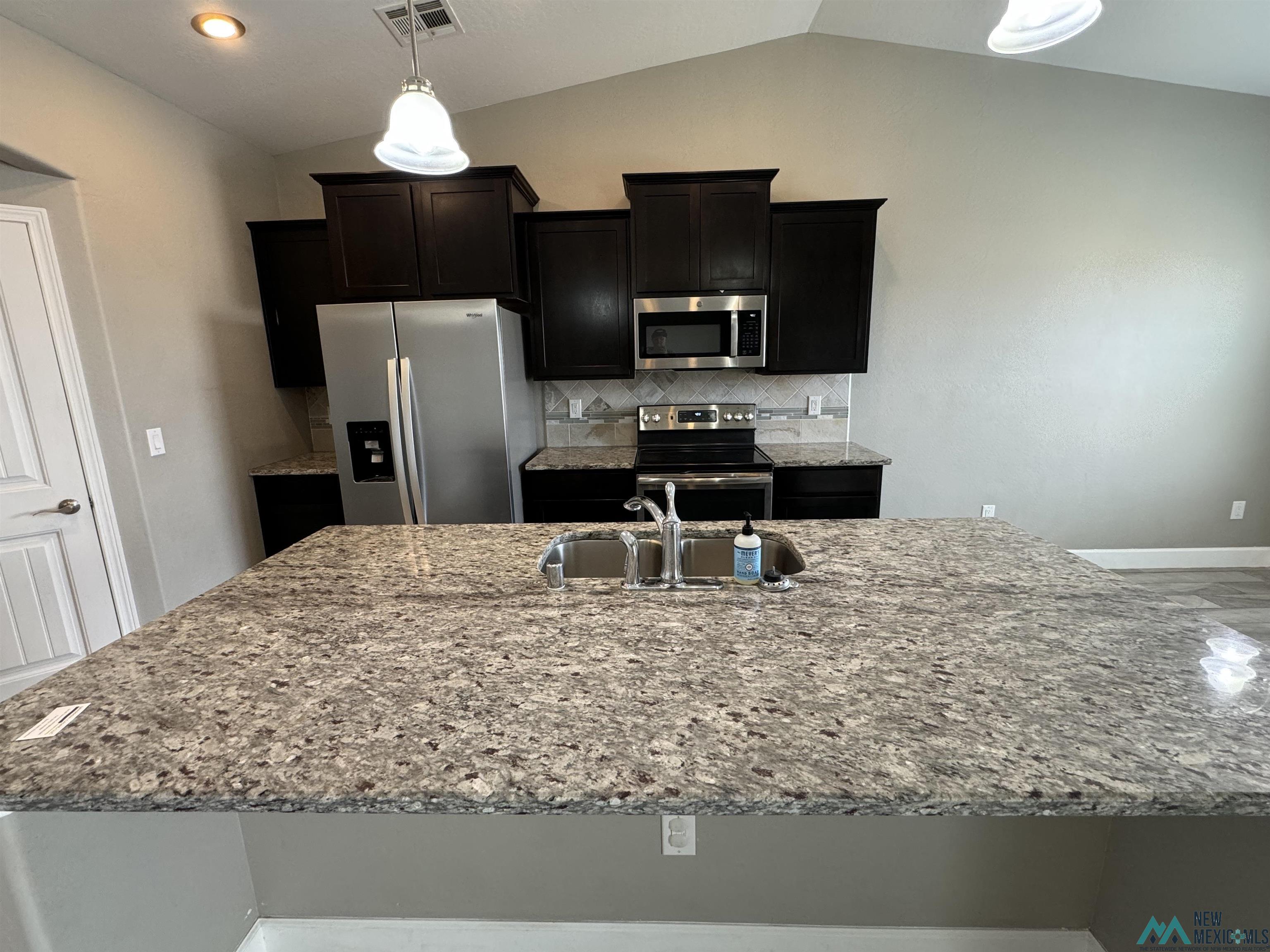 5208 W Big Red Road, Hobbs, Texas image 8