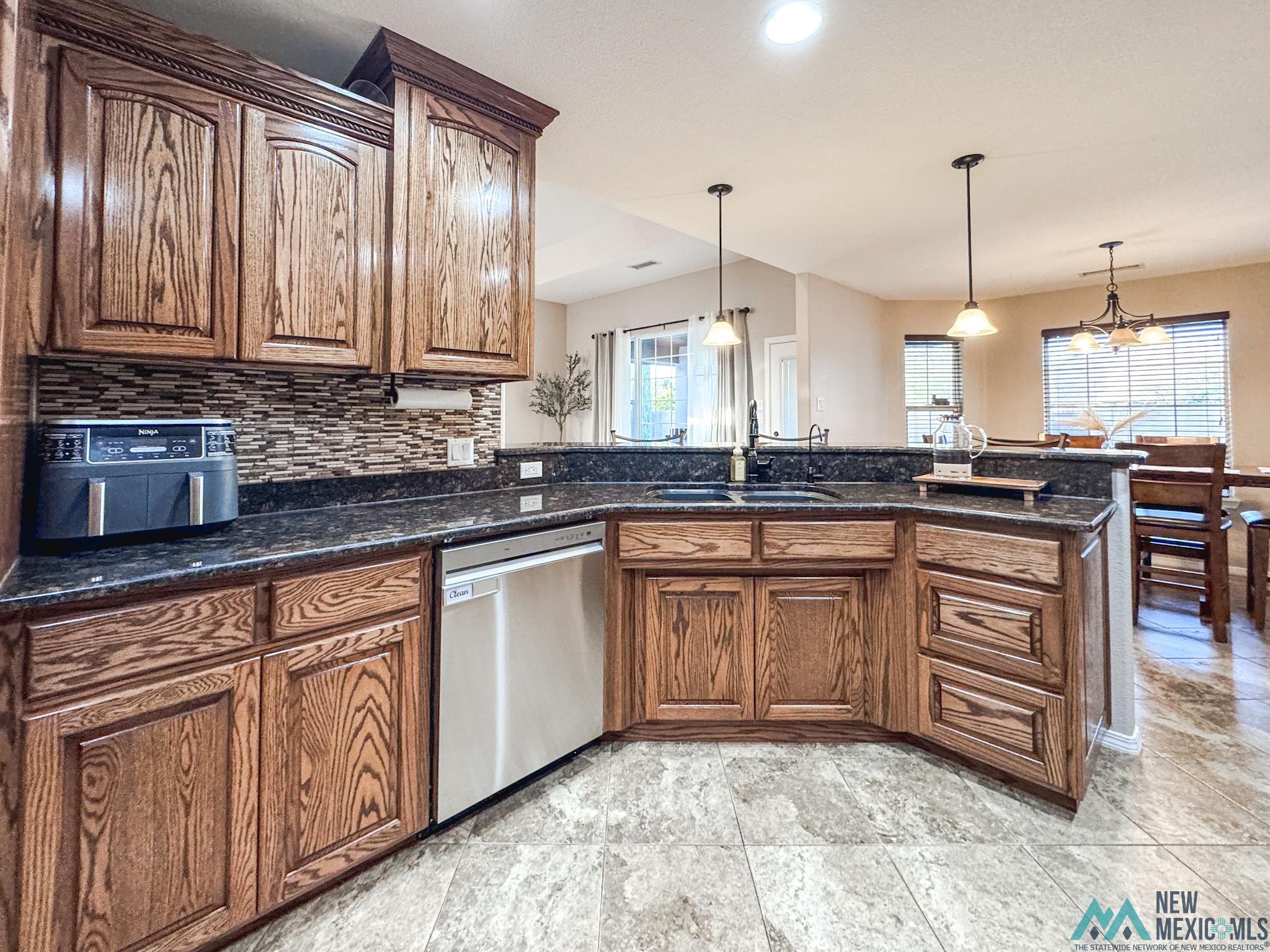 1007 Le Ann Drive, Roswell, Texas image 18