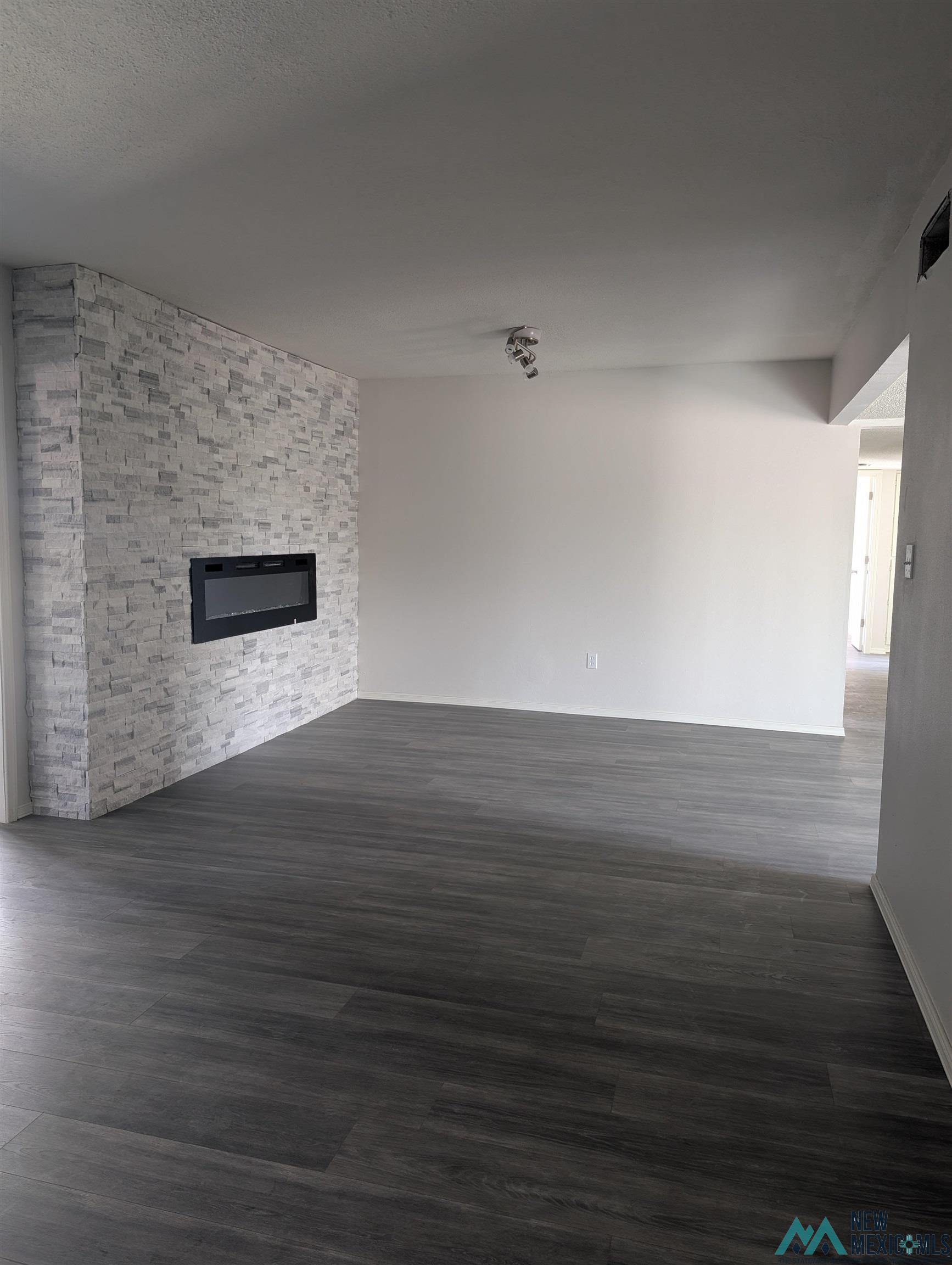 301 Stagecoach Drive, Elephant Butte, Texas image 21