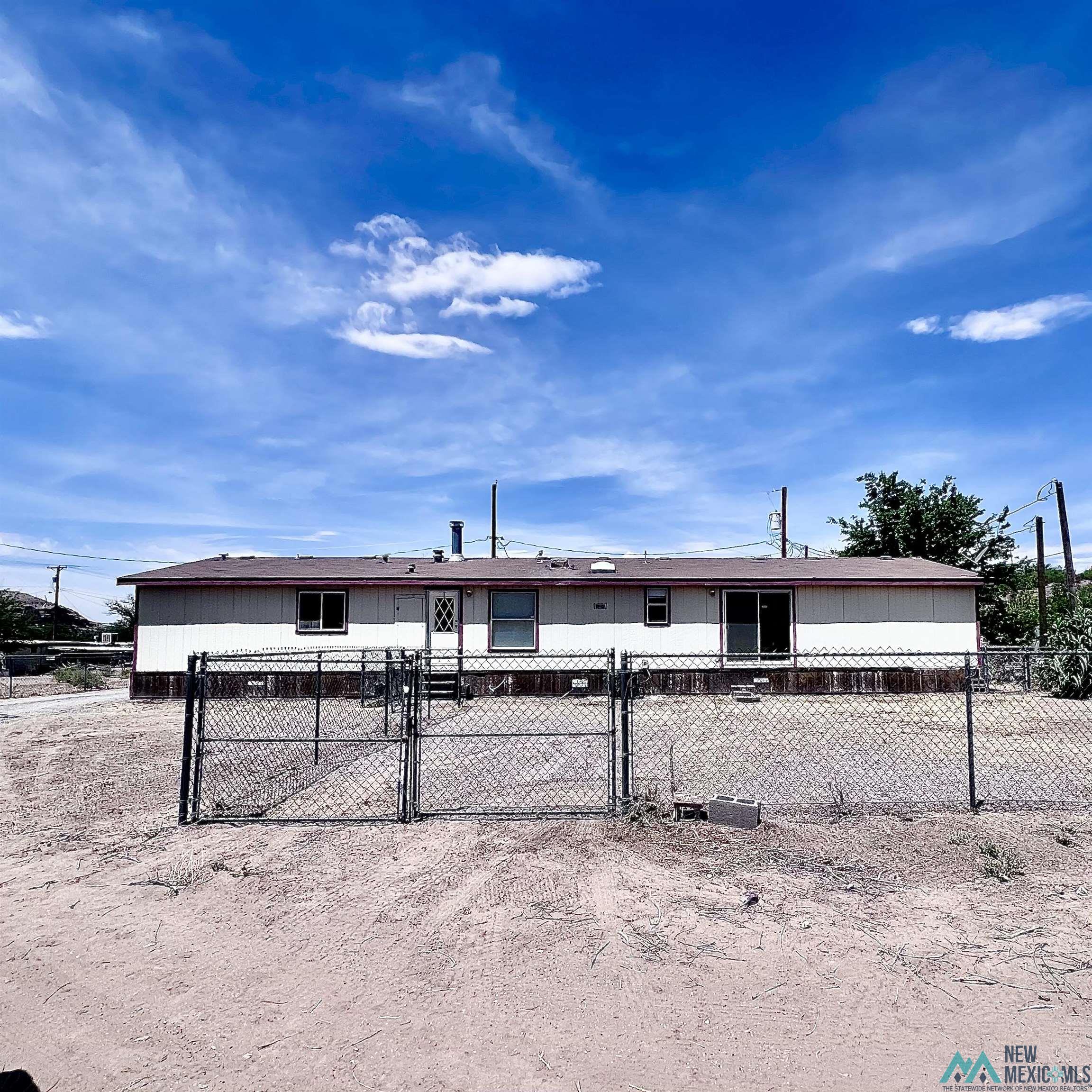 202 Ploen Street, Truth Or Consequences, Texas image 10