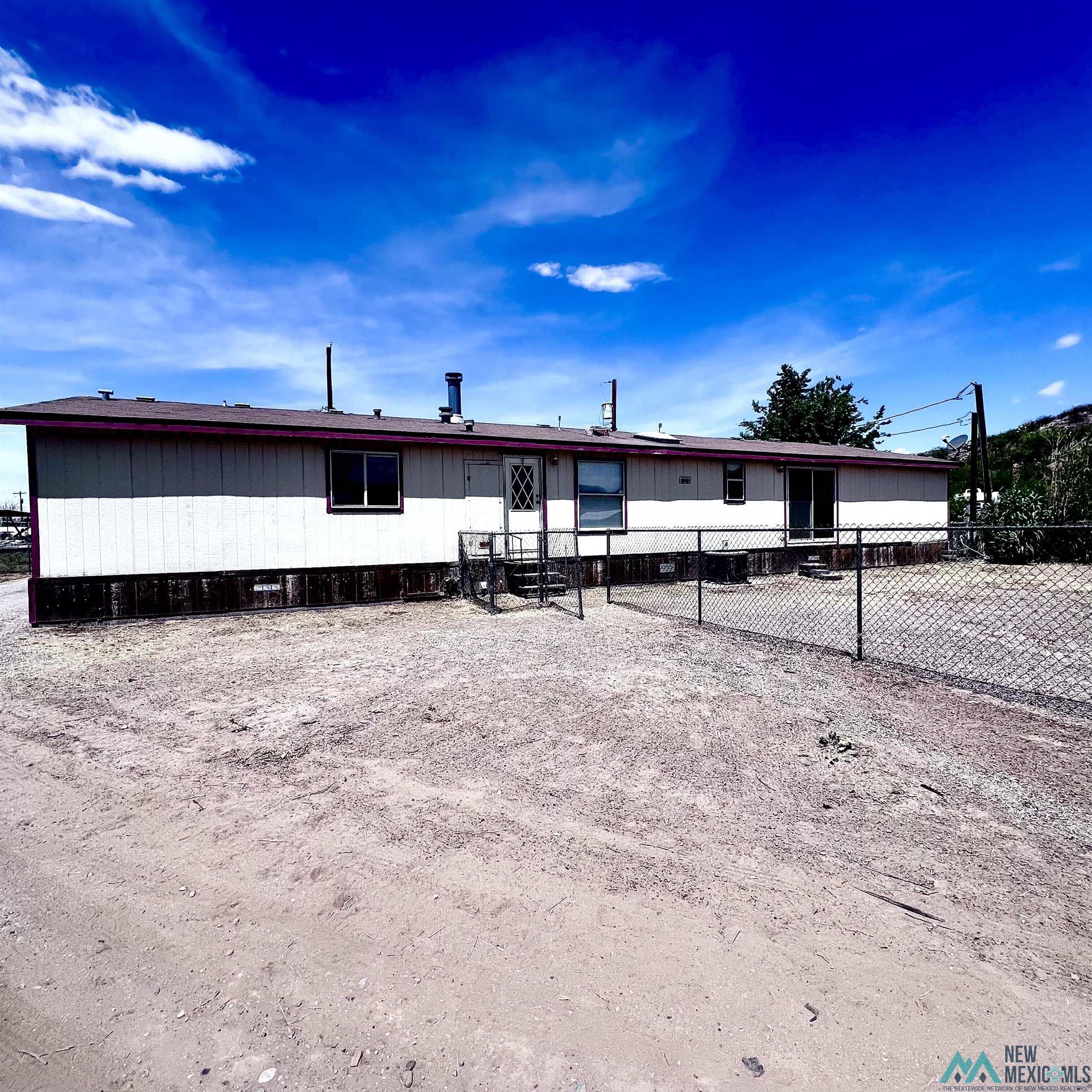 202 Ploen Street, Truth Or Consequences, Texas image 9