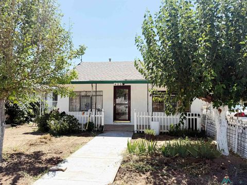 Homes For Sale - 423 N Avenue C Street<br/> Portales, NM 88130