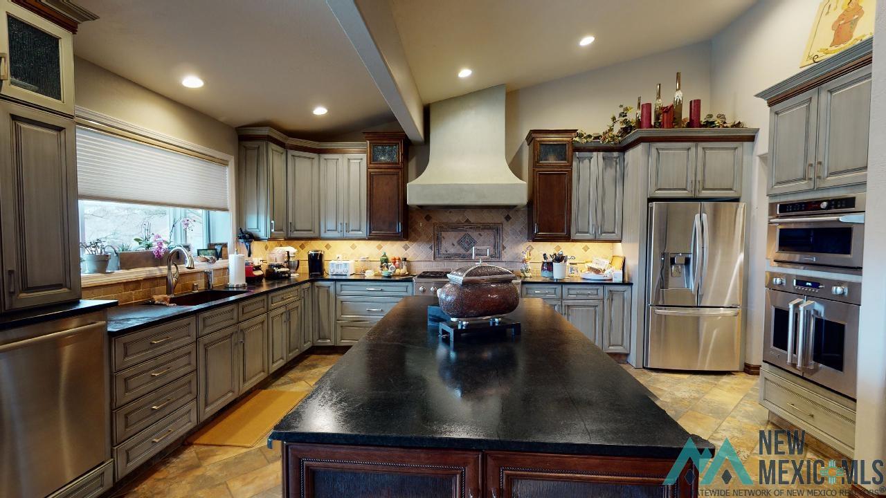 2001 Plateau Drive, Gallup, Texas image 4