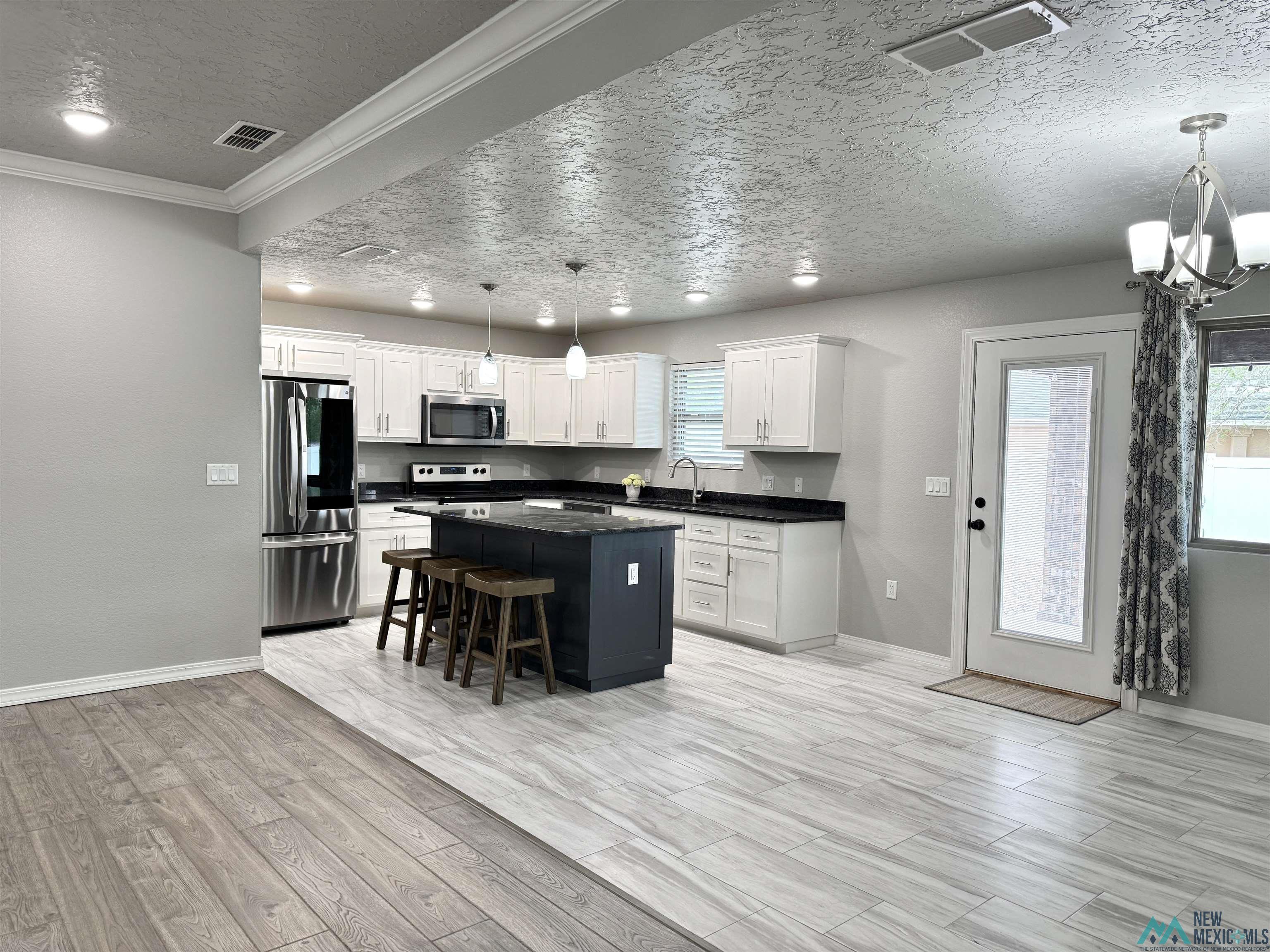 2621 Northglen Drive, Clovis, Texas image 7