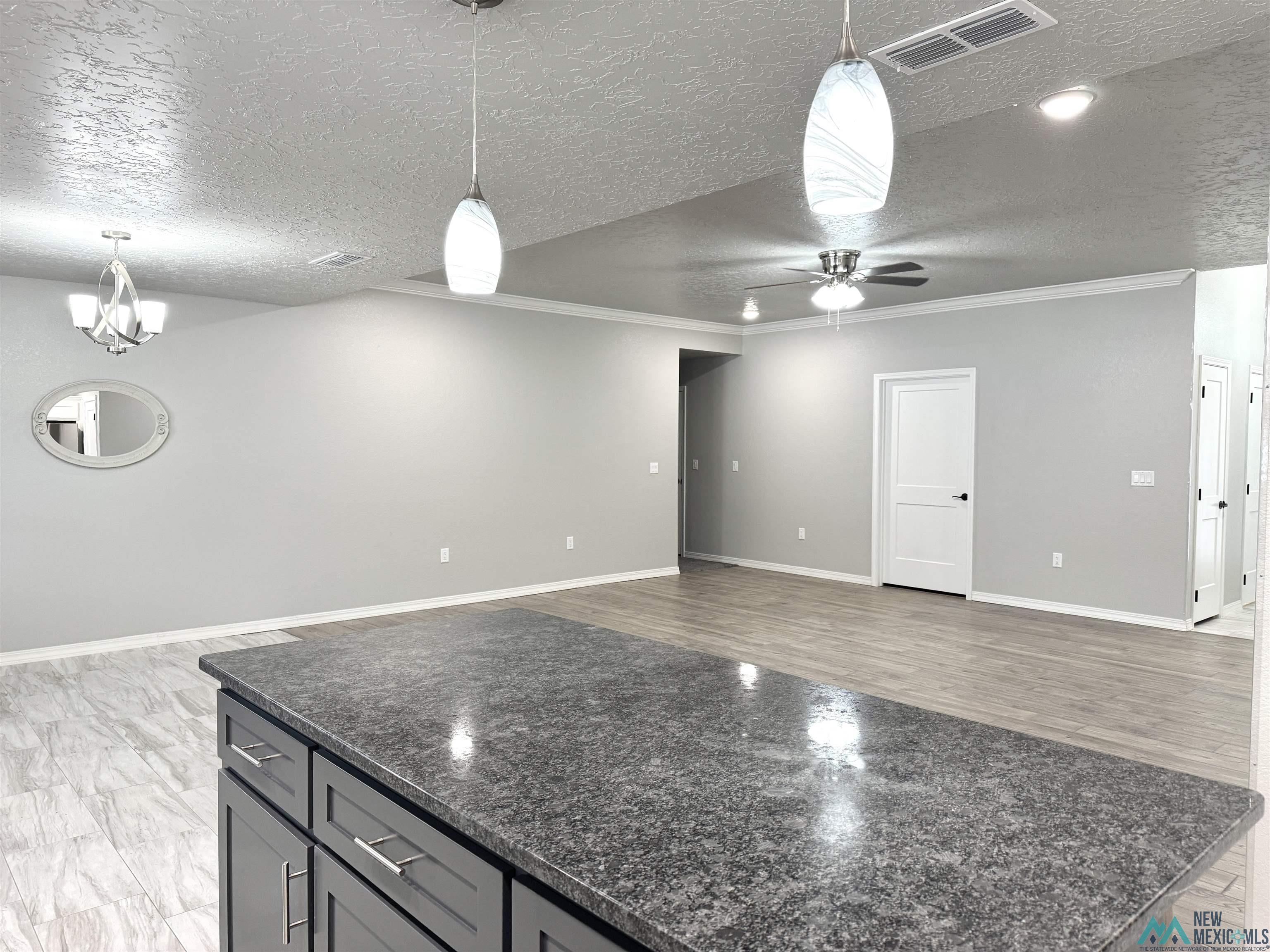 2621 Northglen Drive, Clovis, Texas image 8