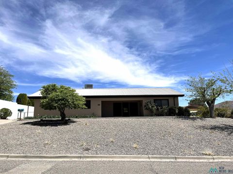Homes For Sale - 907 Ivy Street<br/> Truth Or Consequences, NM 87901