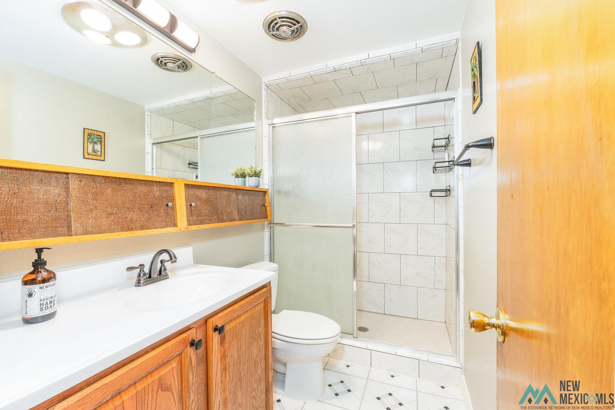 Clovis, New Mexico 88101, United States, 3 Bedrooms Bedrooms, ,2 BathroomsBathrooms,Residential,Active,190352