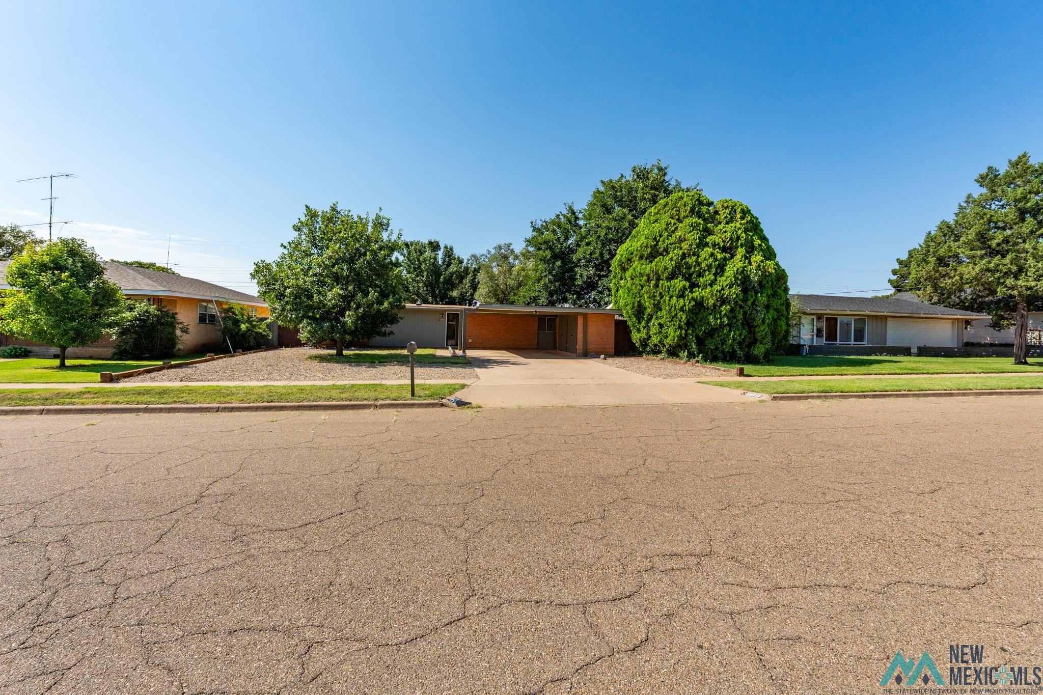 Clovis, New Mexico 88101, United States, 3 Bedrooms Bedrooms, ,2 BathroomsBathrooms,Residential,Active,190352