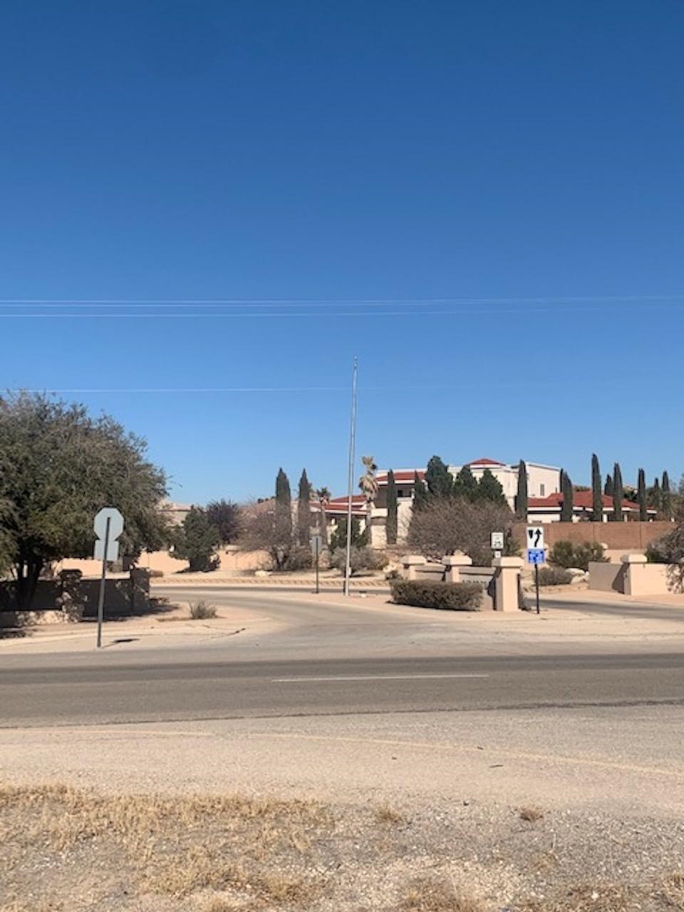 708 Ridgecrest Drive, Carlsbad, New Mexico image 1