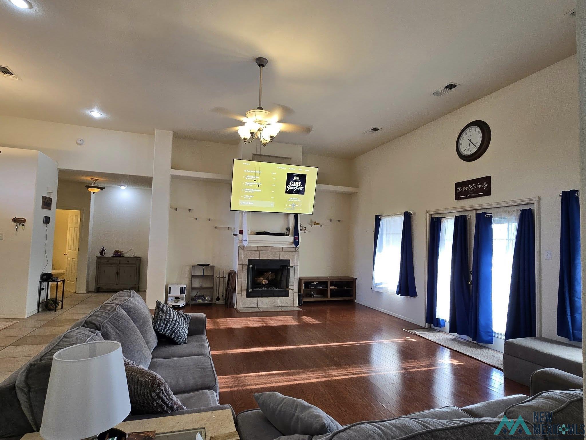 507 Oakwood Place, Carlsbad, Texas image 2