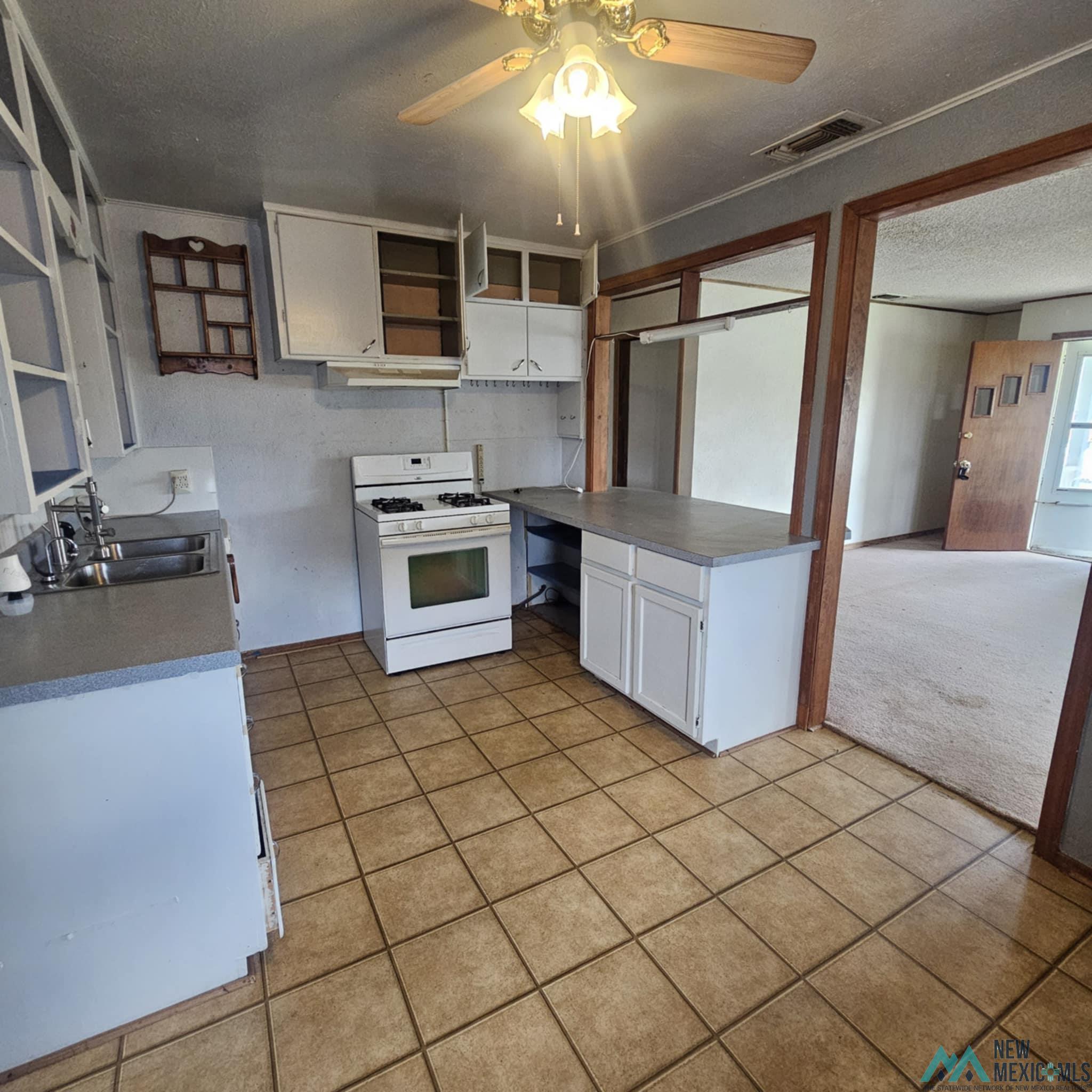Texico, New Mexico 88135, United States, 3 Bedrooms Bedrooms, ,2 BathroomsBathrooms,Residential,Active,147780