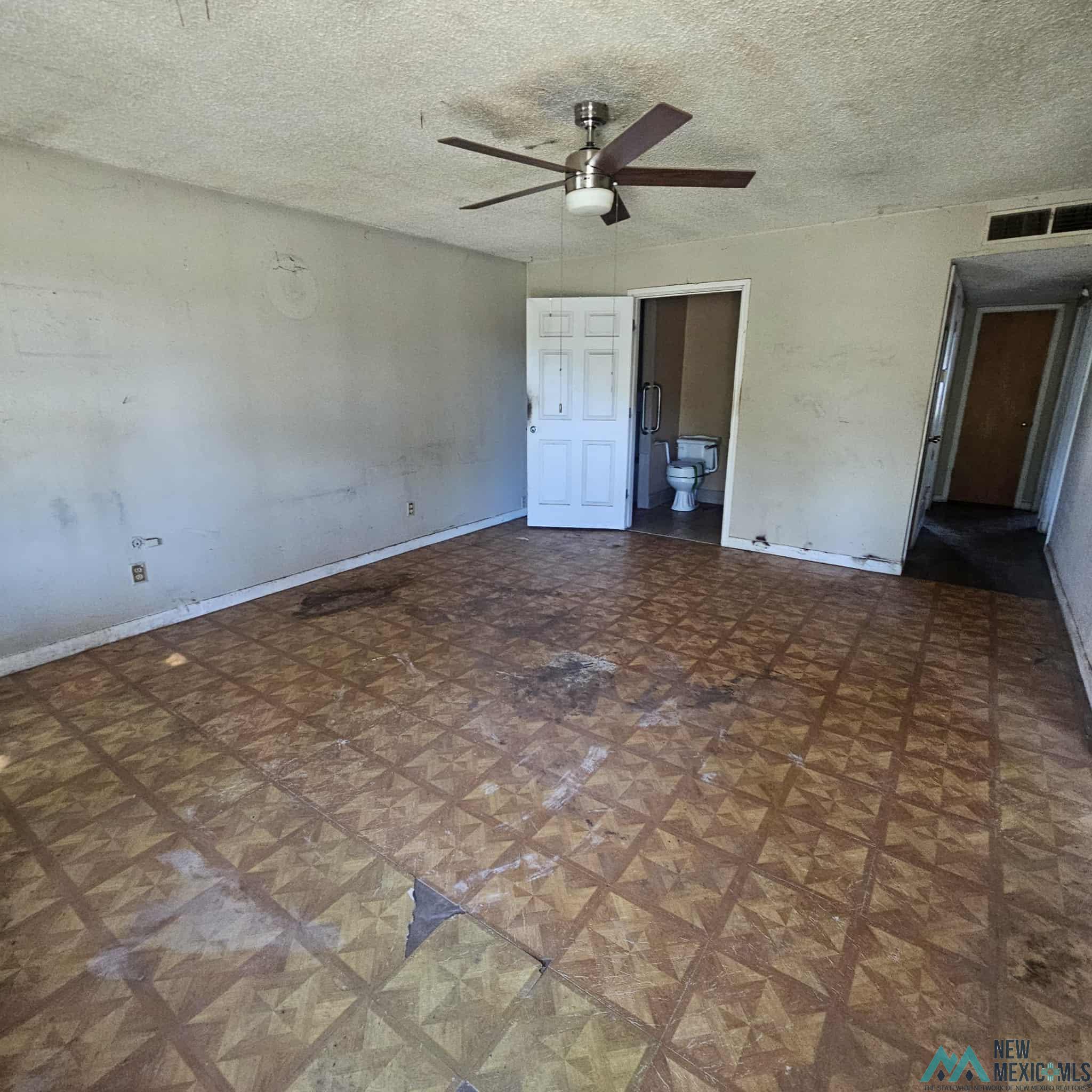 Clovis, New Mexico 88101, United States, 2 Bedrooms Bedrooms, ,1 BathroomBathrooms,Residential,Active,221164