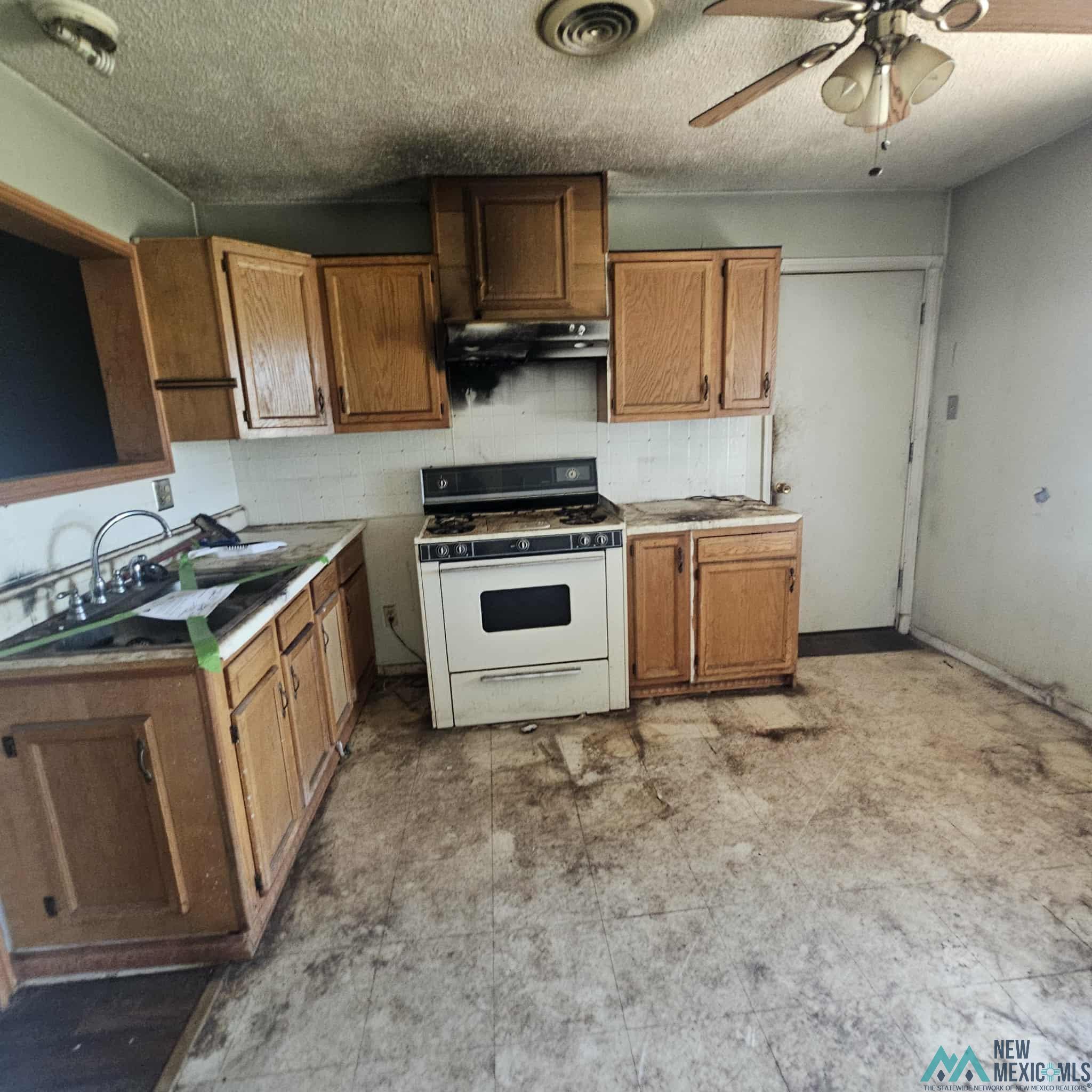 Clovis, New Mexico 88101, United States, 2 Bedrooms Bedrooms, ,1 BathroomBathrooms,Residential,Active,221164