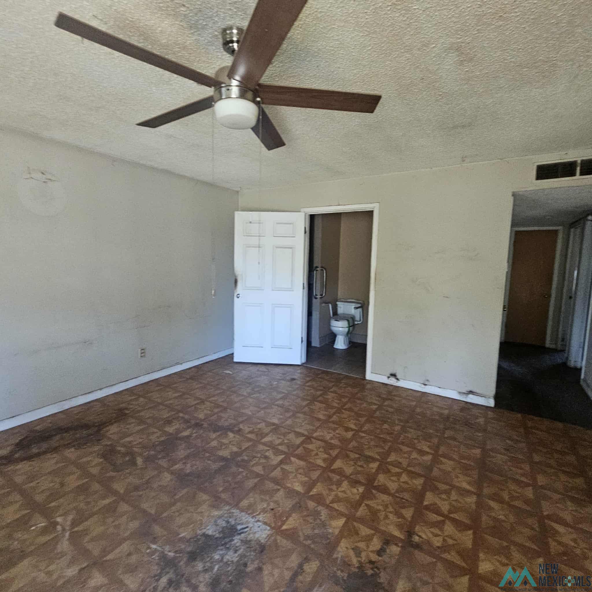Clovis, New Mexico 88101, United States, 2 Bedrooms Bedrooms, ,1 BathroomBathrooms,Residential,Active,221164