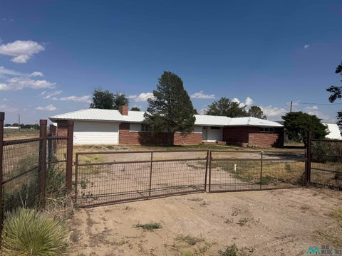 Homes For Sale - 105 Haldeman Rd<br/> Eddy County, Artesia, NM 88210