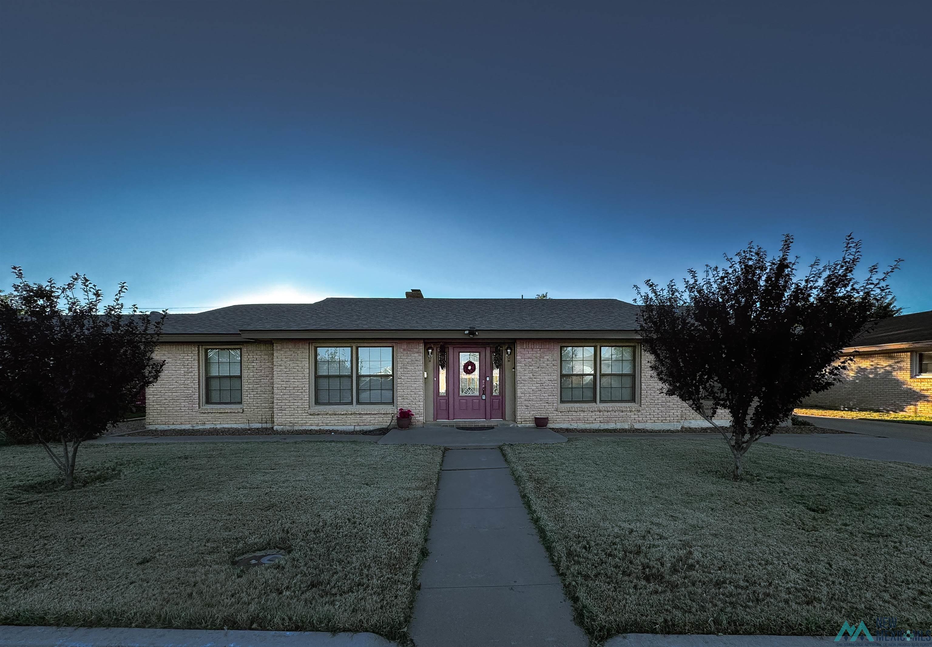 1904 S Richardson Avenue, Roswell, Texas image 1