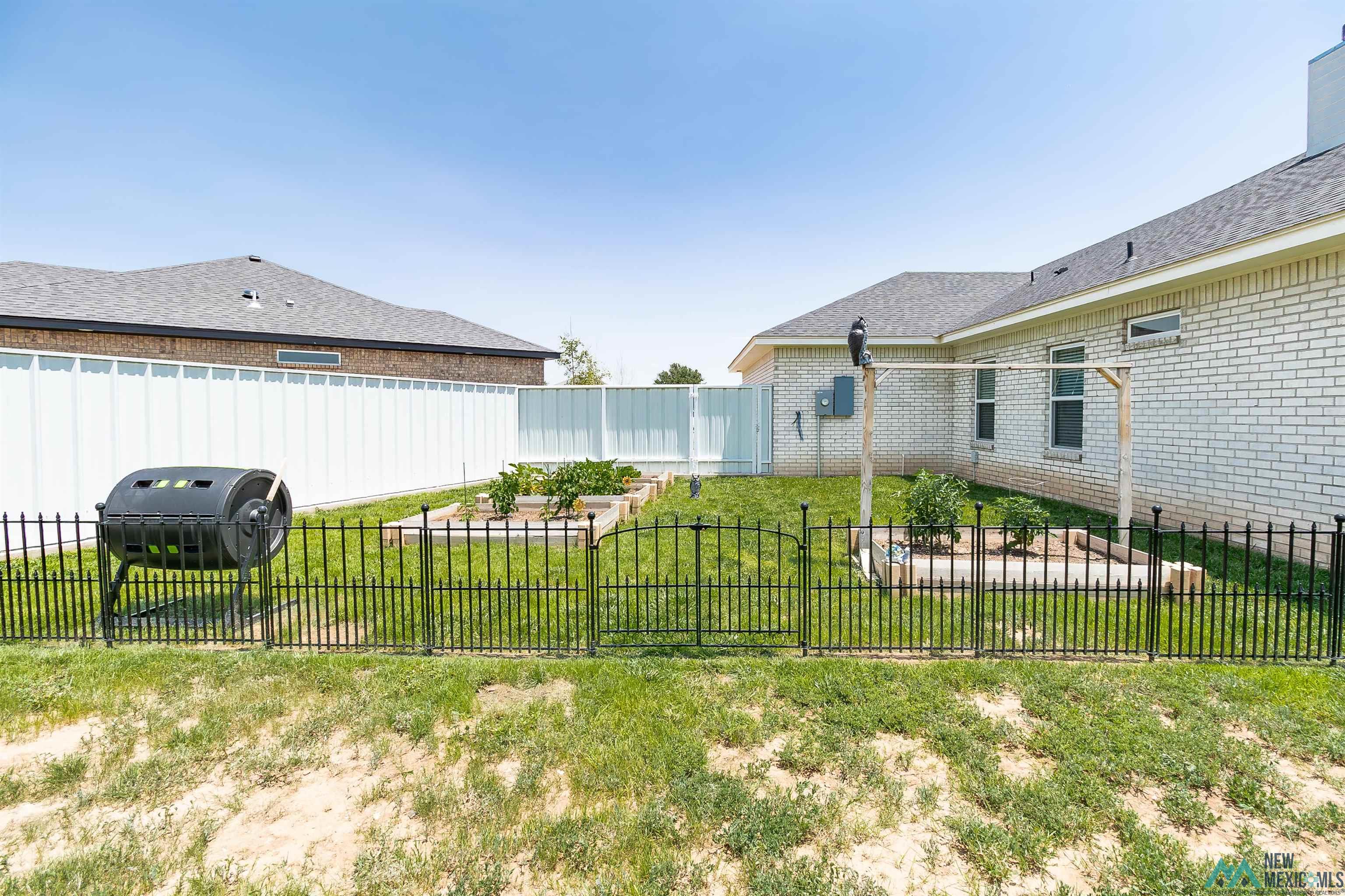 Clovis, New Mexico 88101, United States, 4 Bedrooms Bedrooms, ,2 BathroomsBathrooms,Residential,Pending,51725