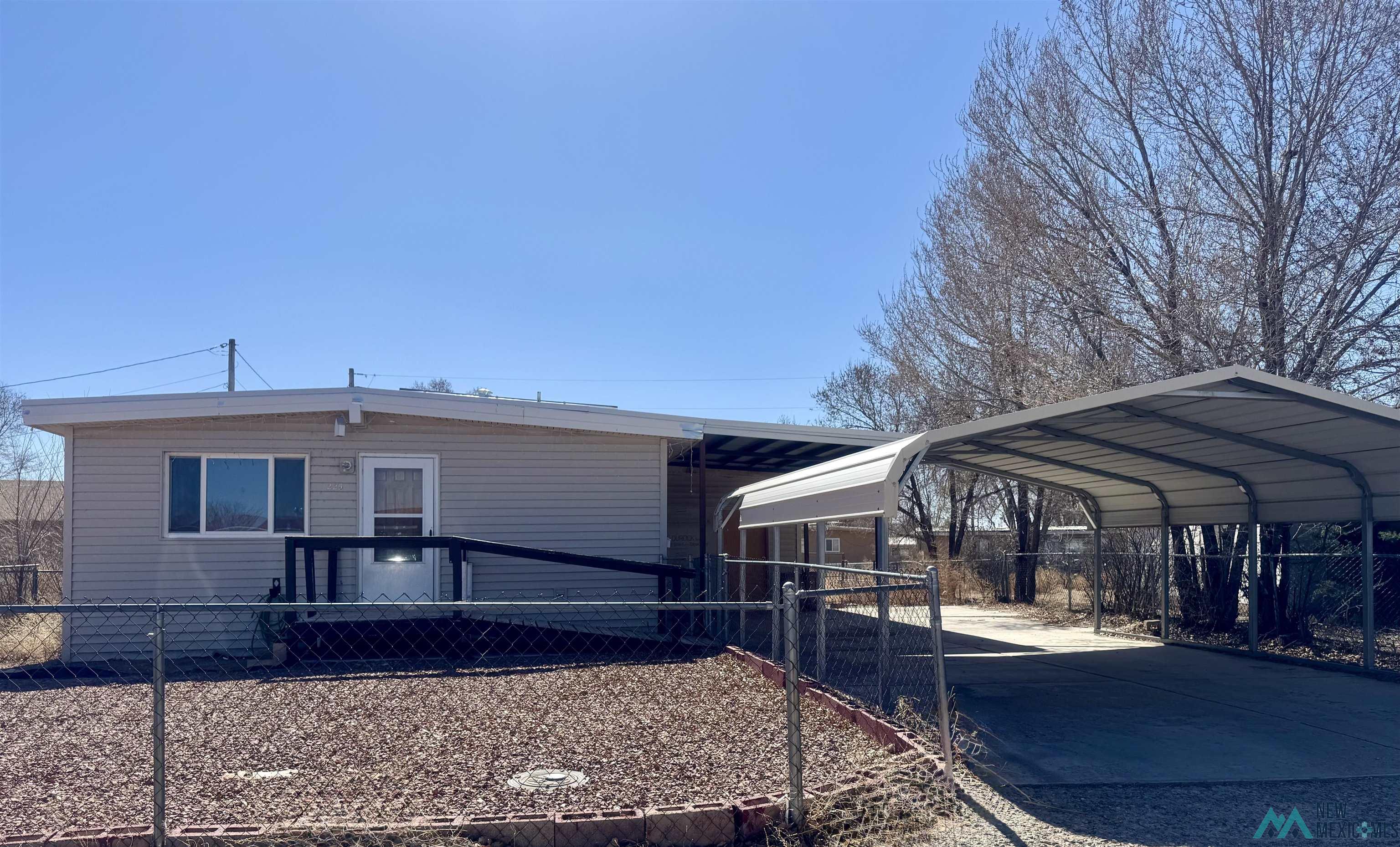 225 W Harrison Avenue, Grants, Texas image 1