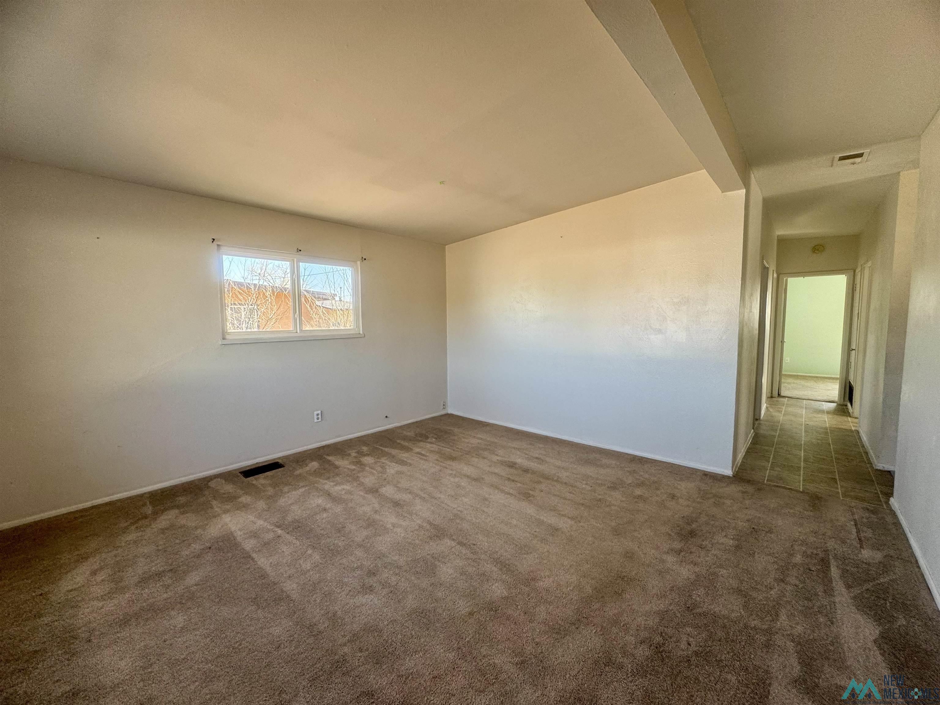 225 W Harrison Avenue, Grants, Texas image 4