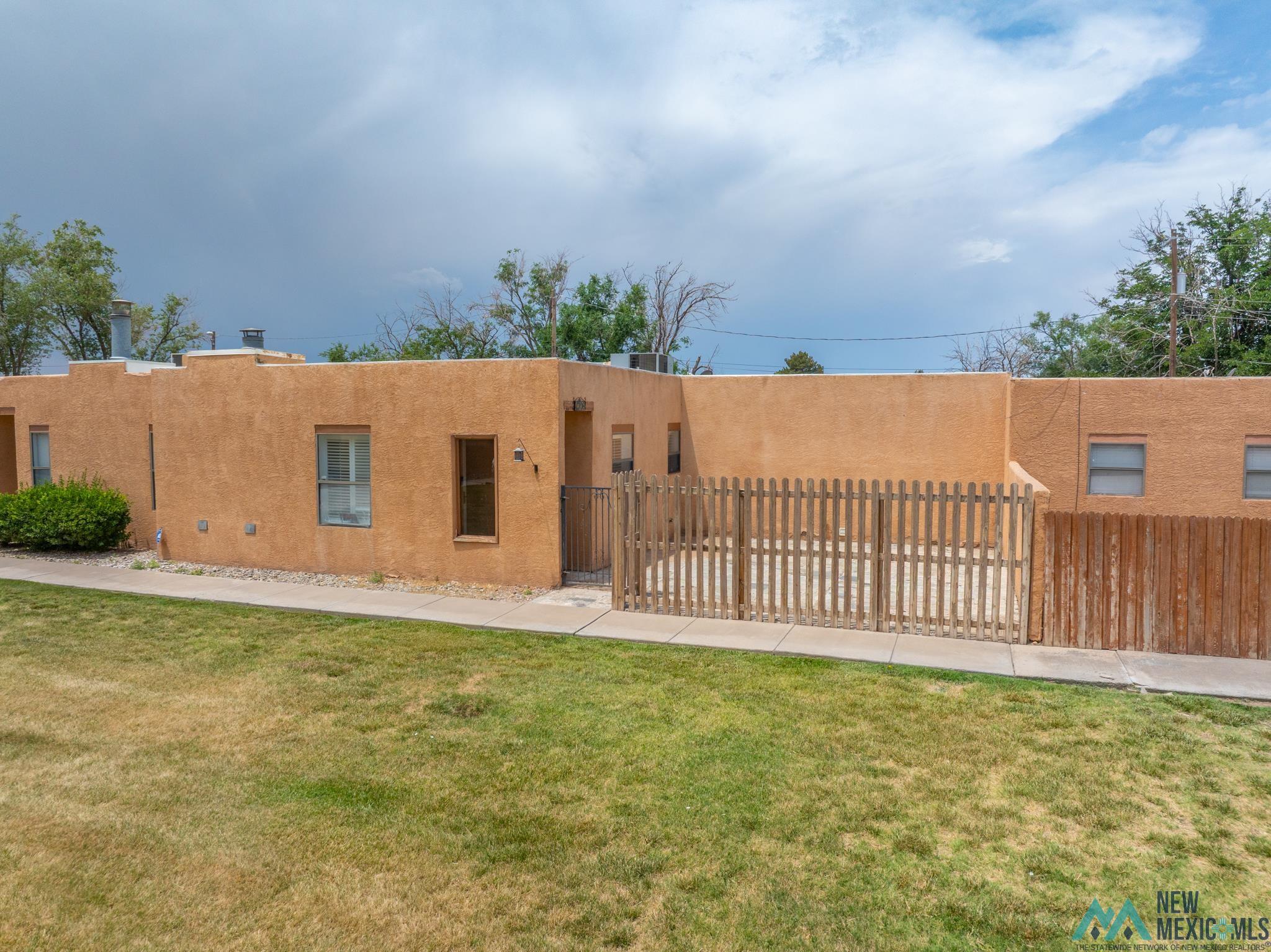 1308 S Sunset Avenue, Roswell, Texas image 2