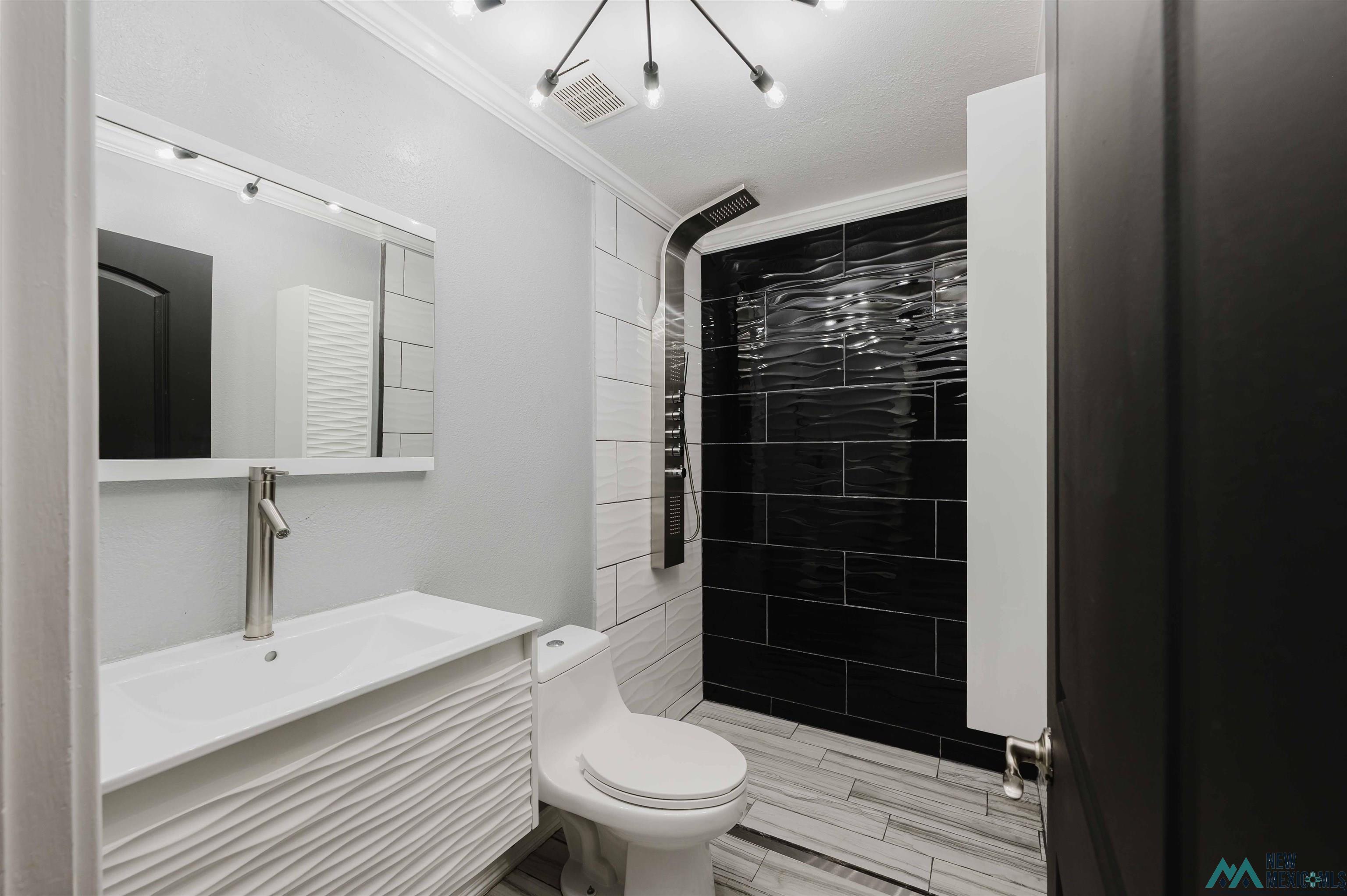 1308 S Sunset Avenue, Roswell, Texas image 32
