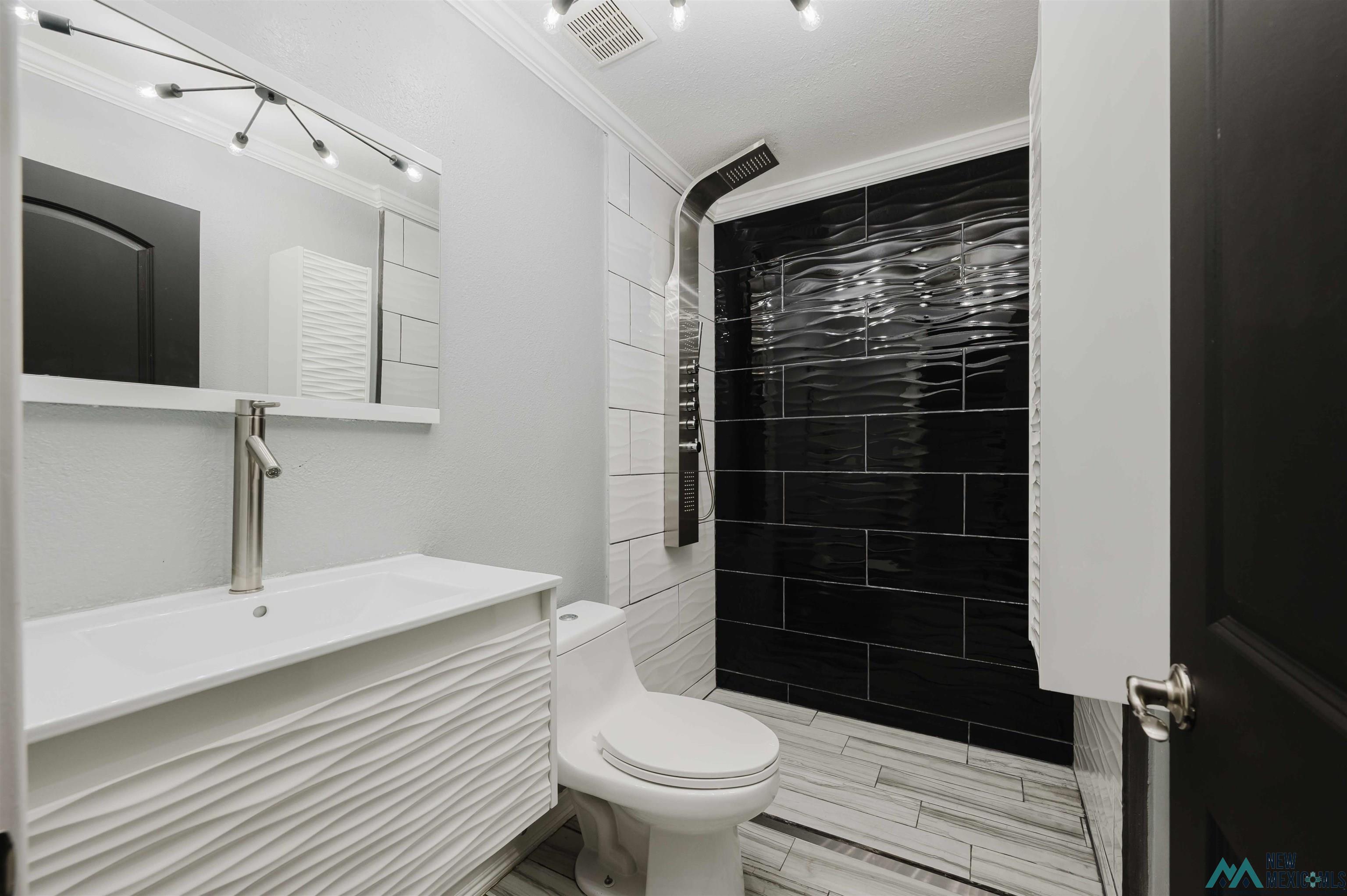 1308 S Sunset Avenue, Roswell, Texas image 31